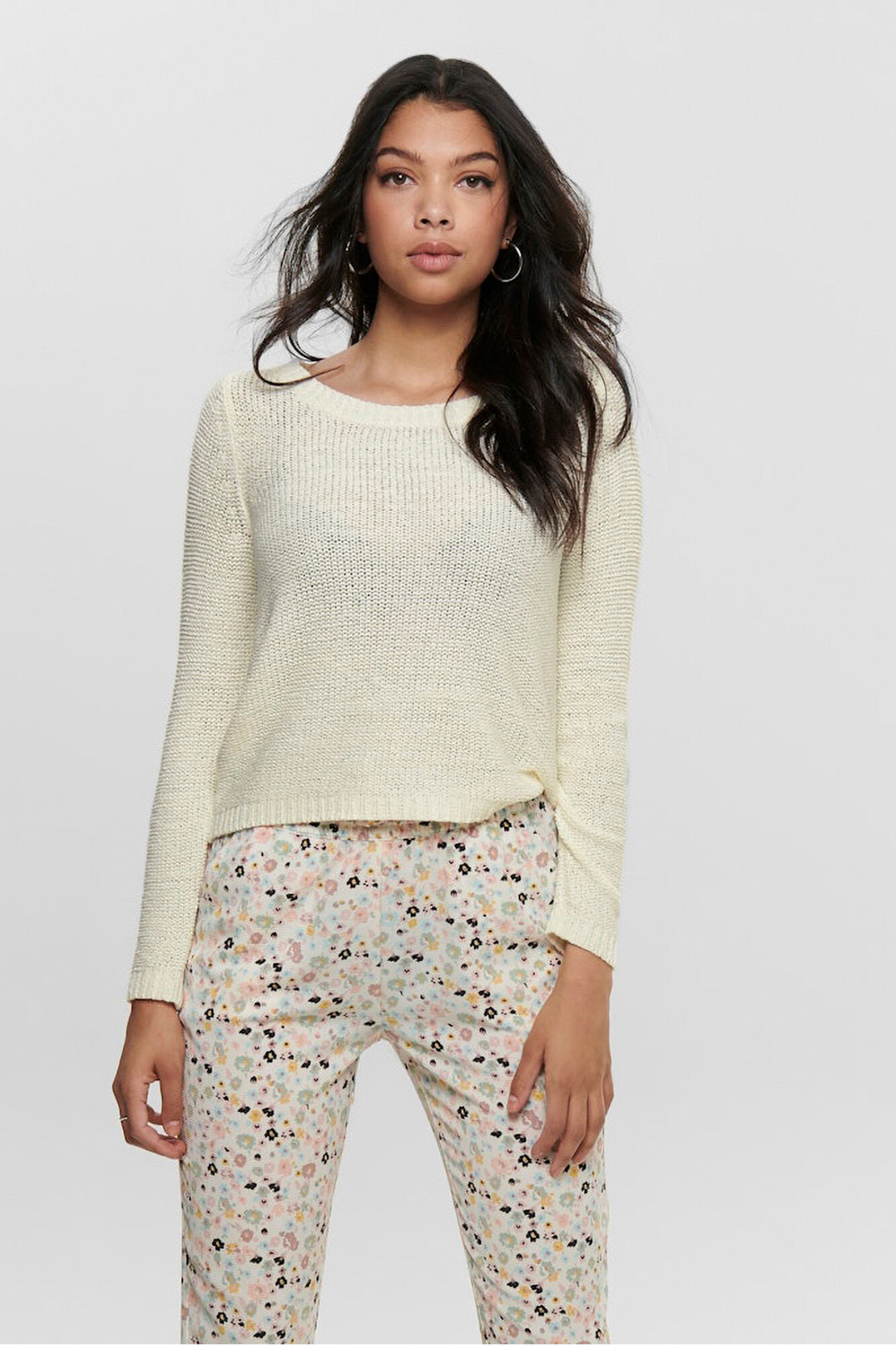 Only Su&eacute;tere cuello redondo natural