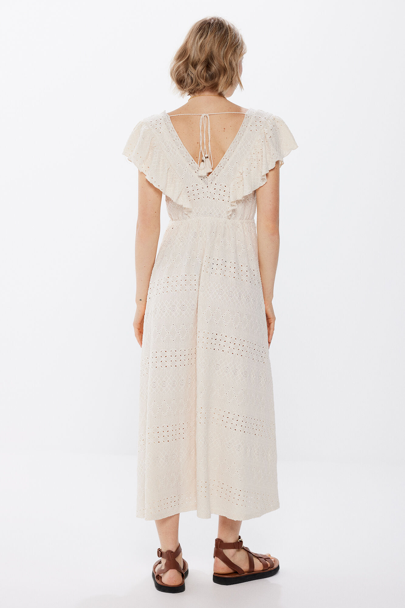 Springfield Vestido midi escote volantes bordados beige