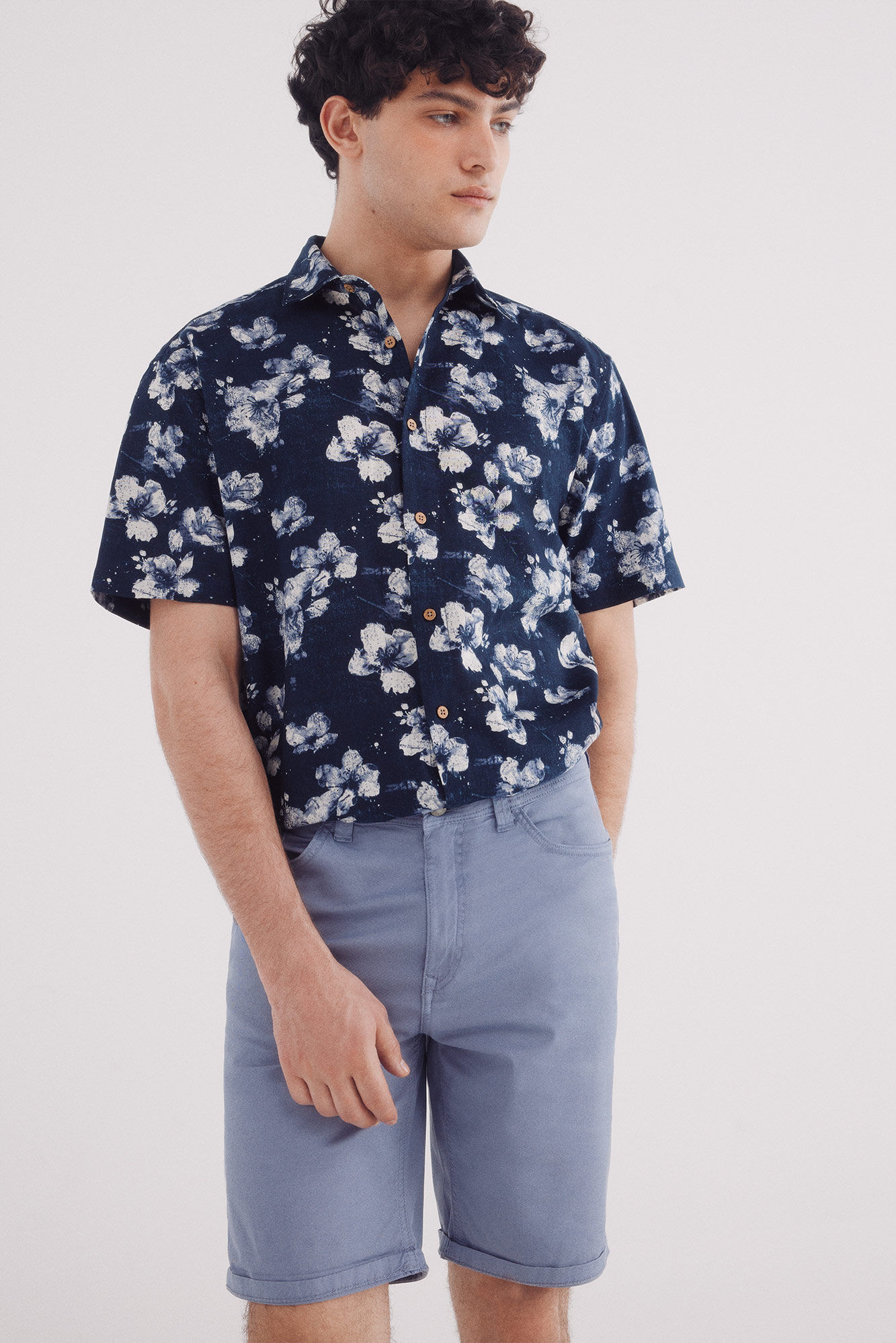 Springfield Bermuda color ligera lavada slim fit azul