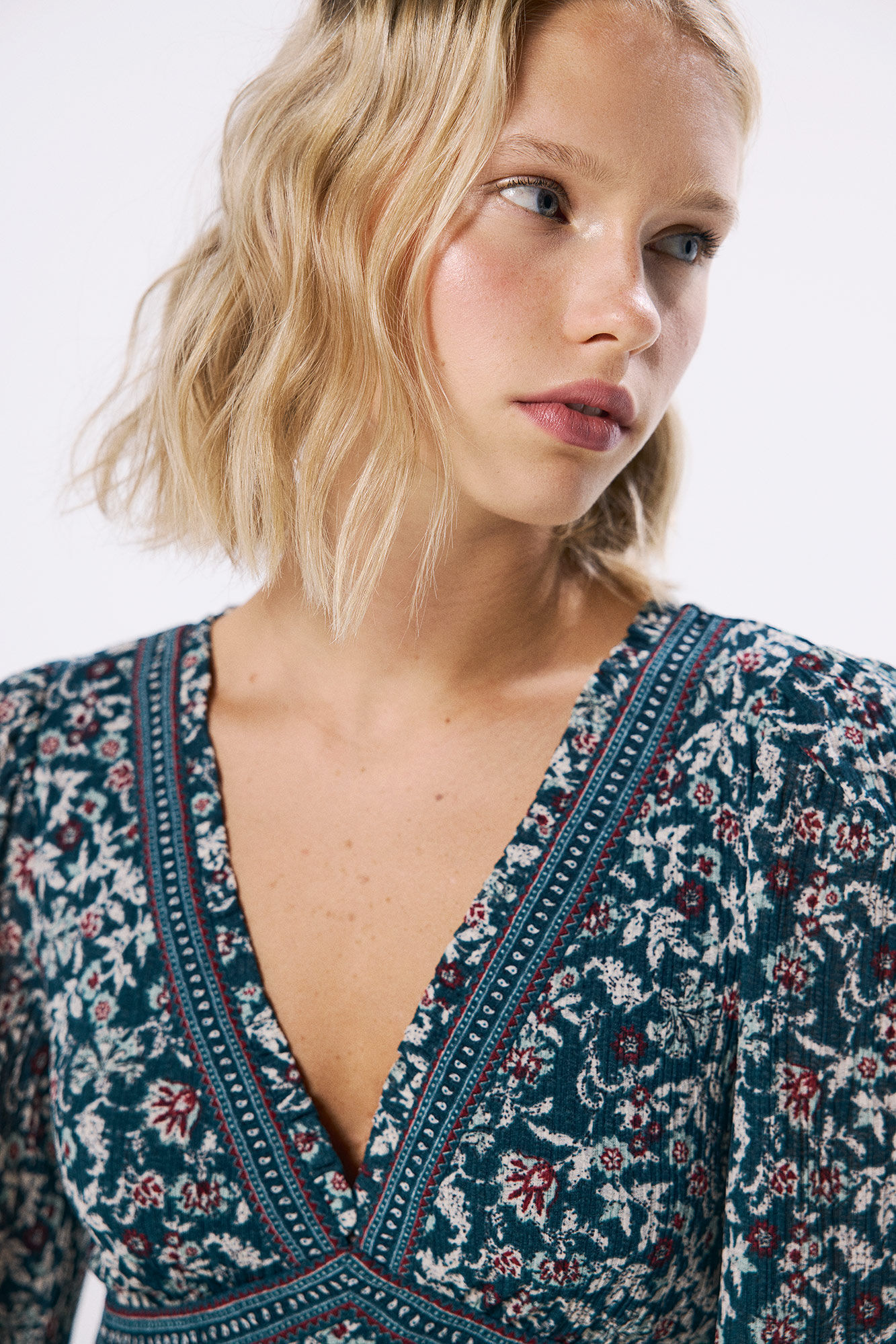 Springfield Vestido corto cenefas escote verde