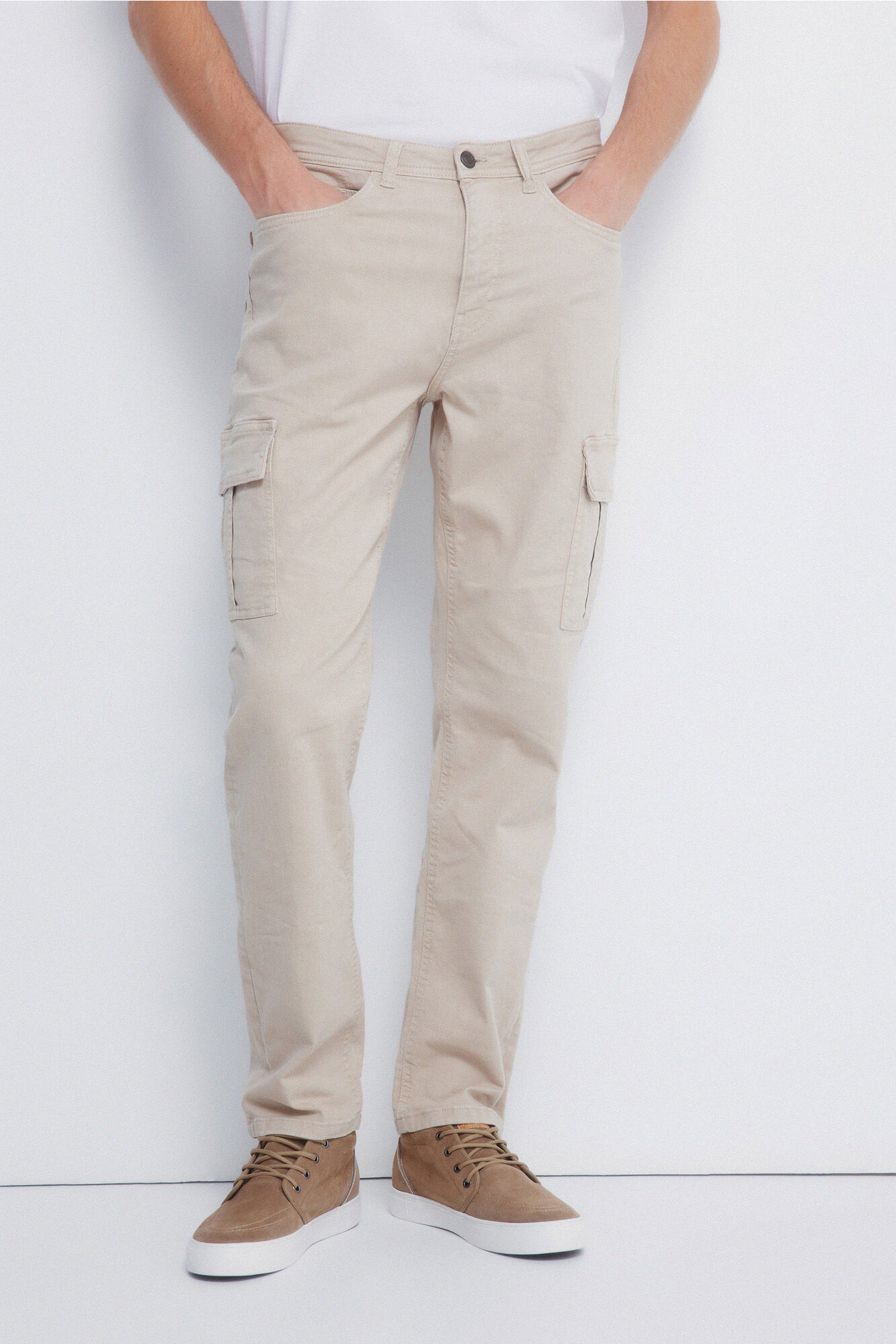 Springfield Pantal&oacute;n cargo lavado de corte entallado