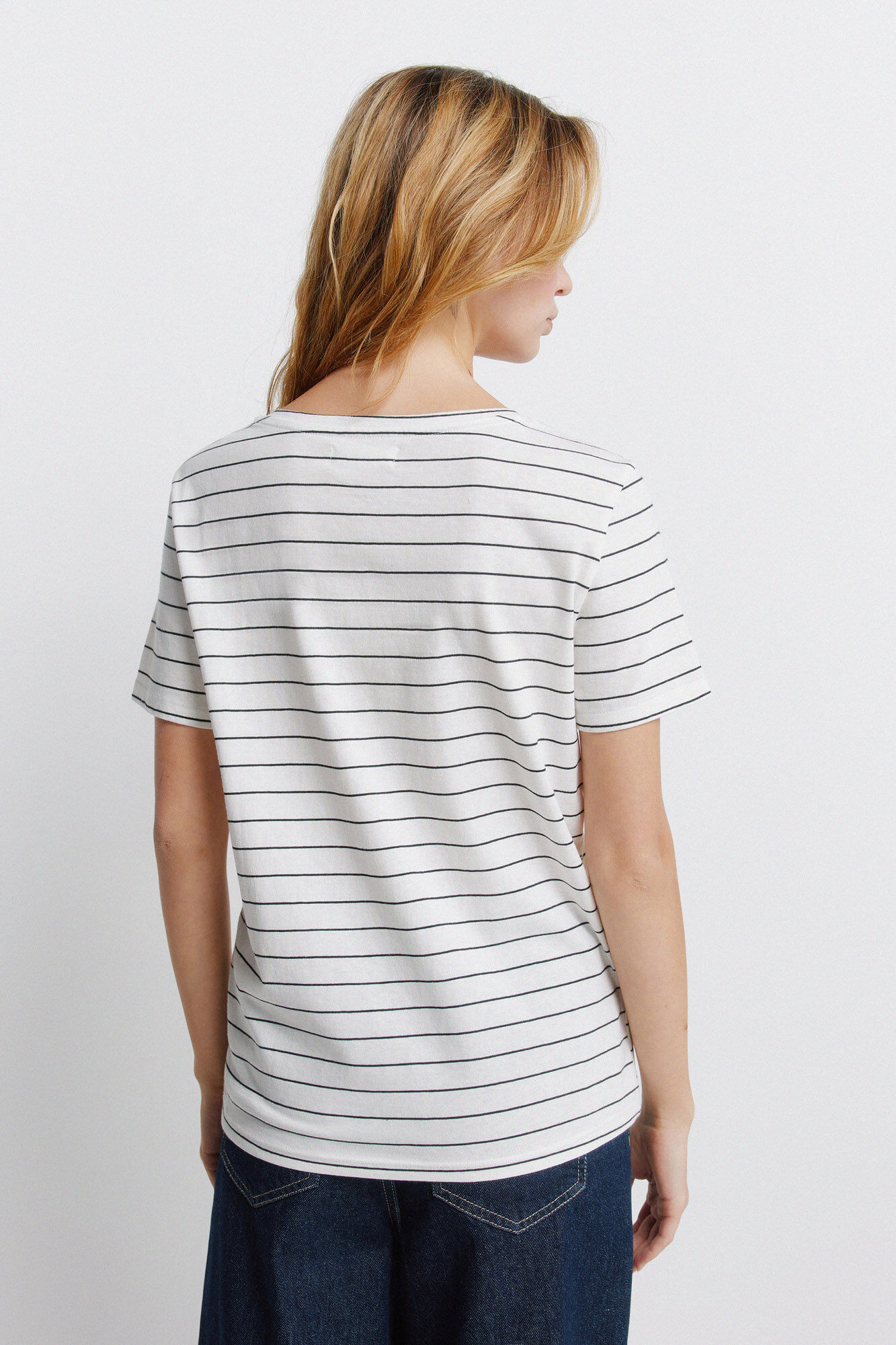 Springfield Playera b&aacute;sica cuello en pico de algod&oacute;n beige