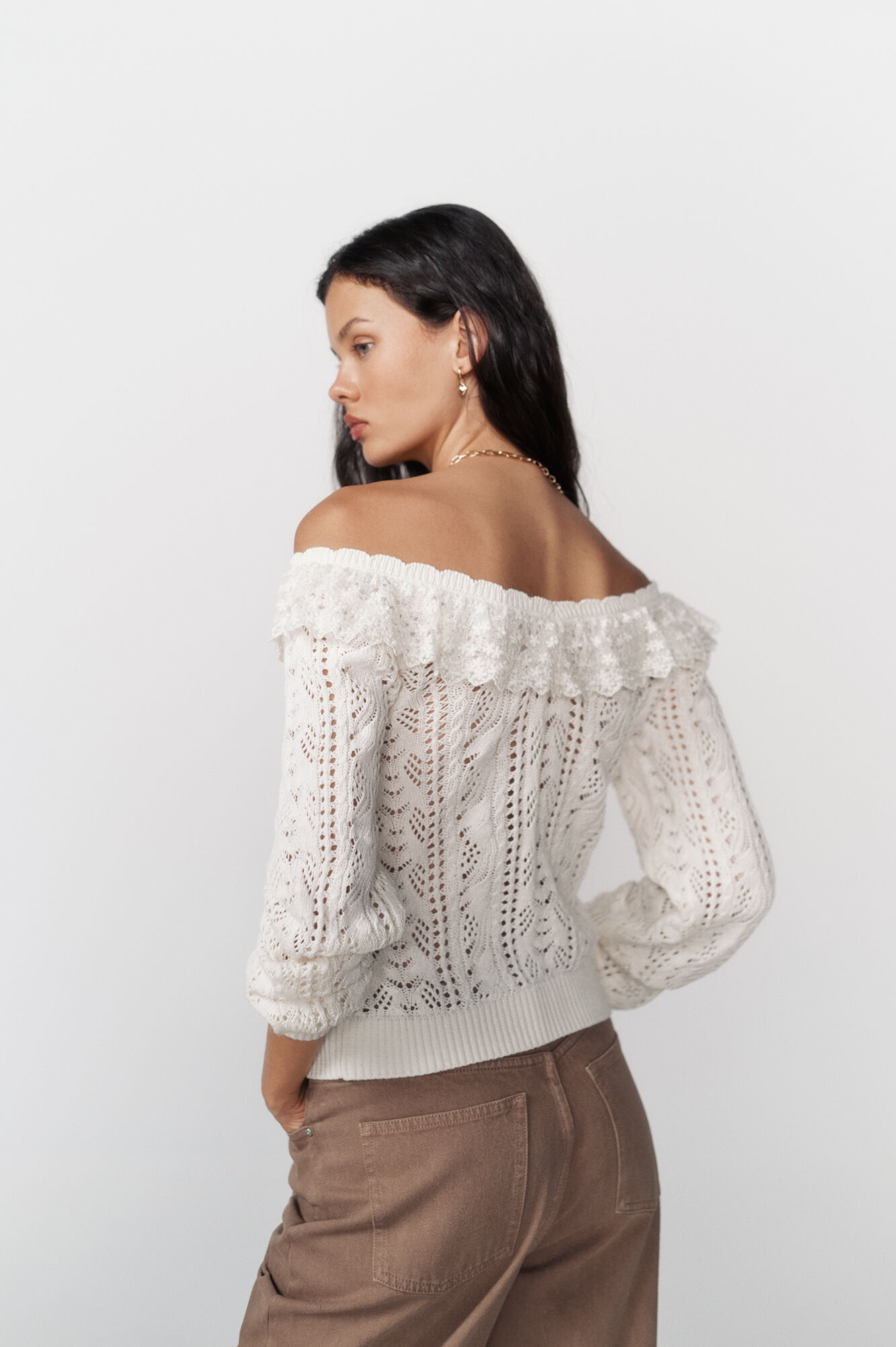 High Spirits Su&eacute;ter Frillie blanco