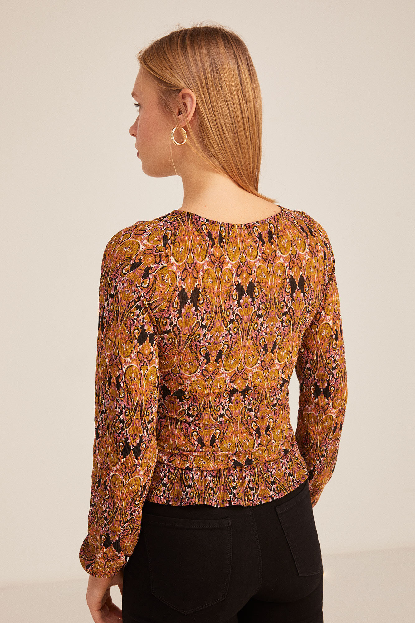 Springfield Playera Fruncida Estampada negro