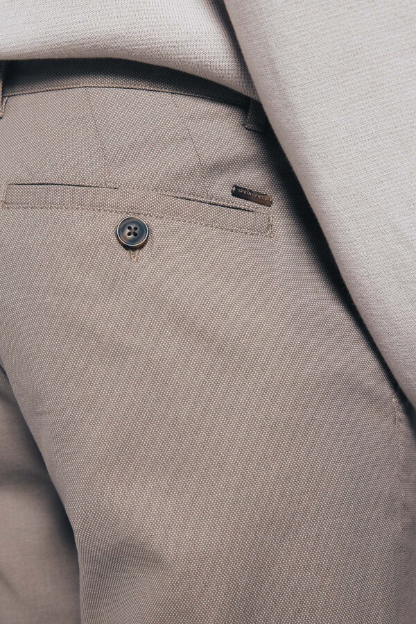 Springfield Pantalón chino vestir confort slim fit café
