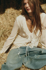 High Spirits Blusa Twisty beige