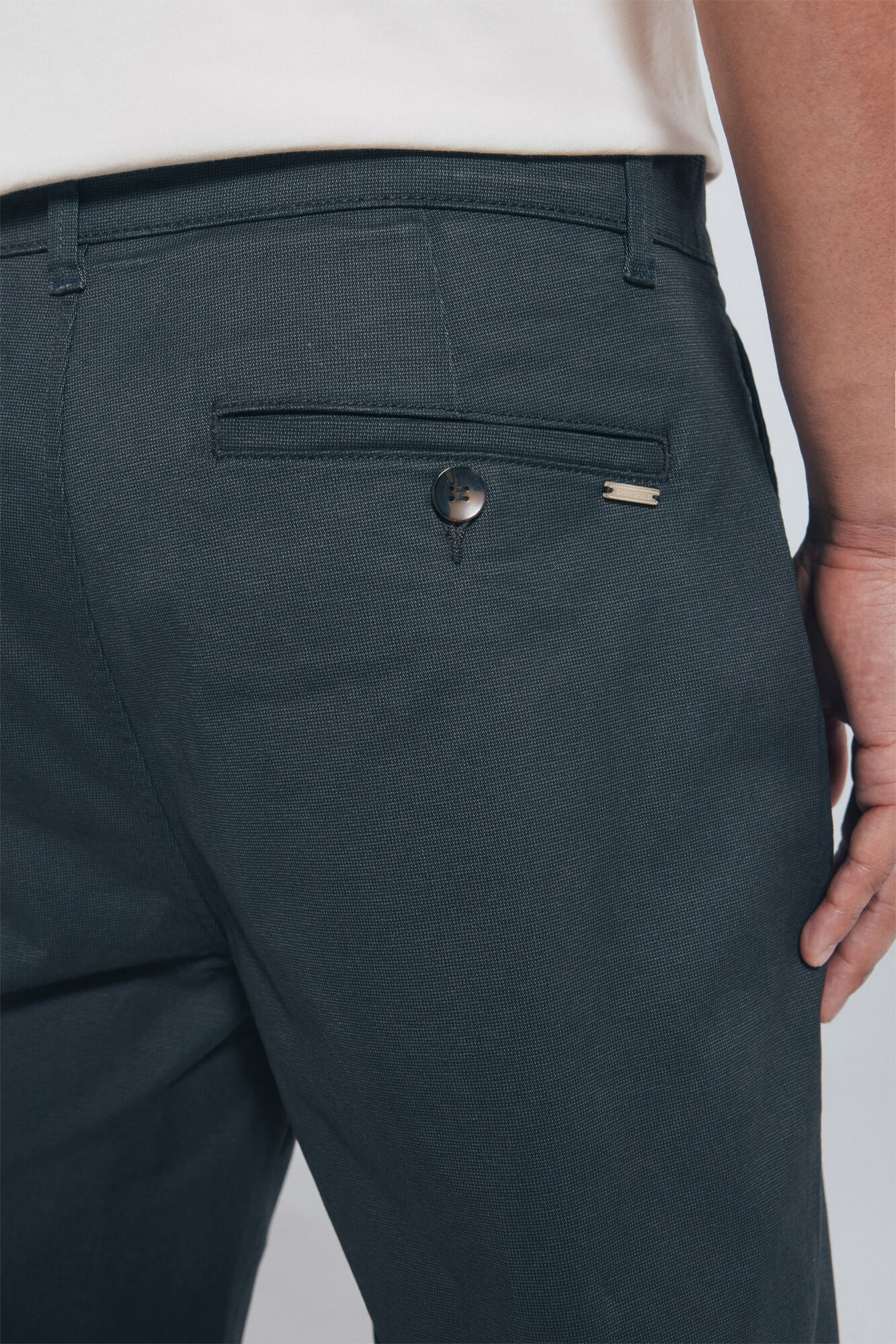 Springfield Pantal&oacute;n chino microestampado slim fit khaki