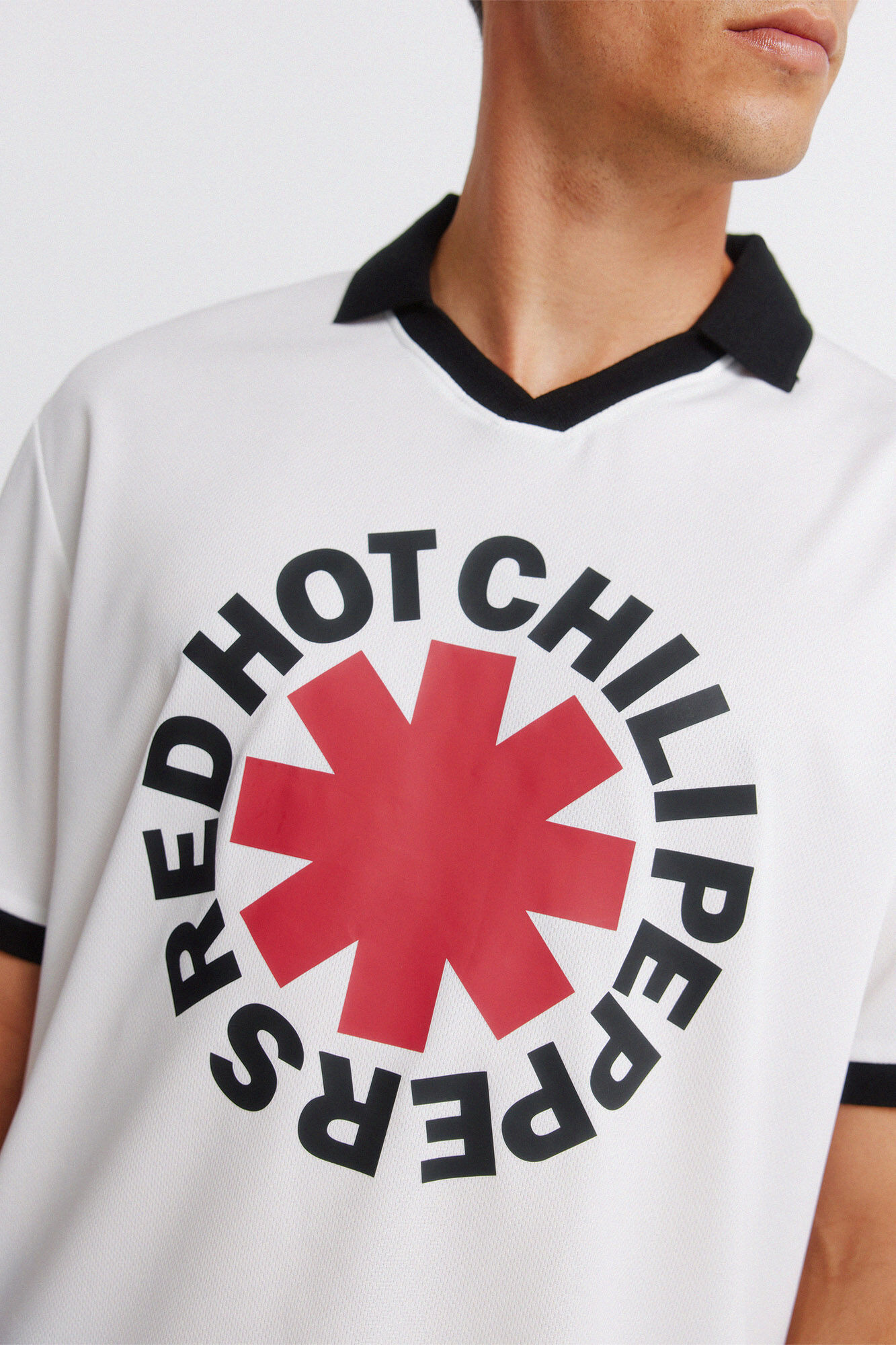 Springfield Playera Red Hot Chilli Peppers blanco