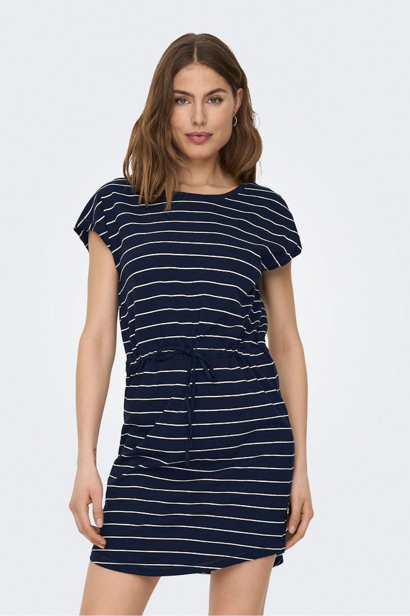 Only Vestido corto manga corta