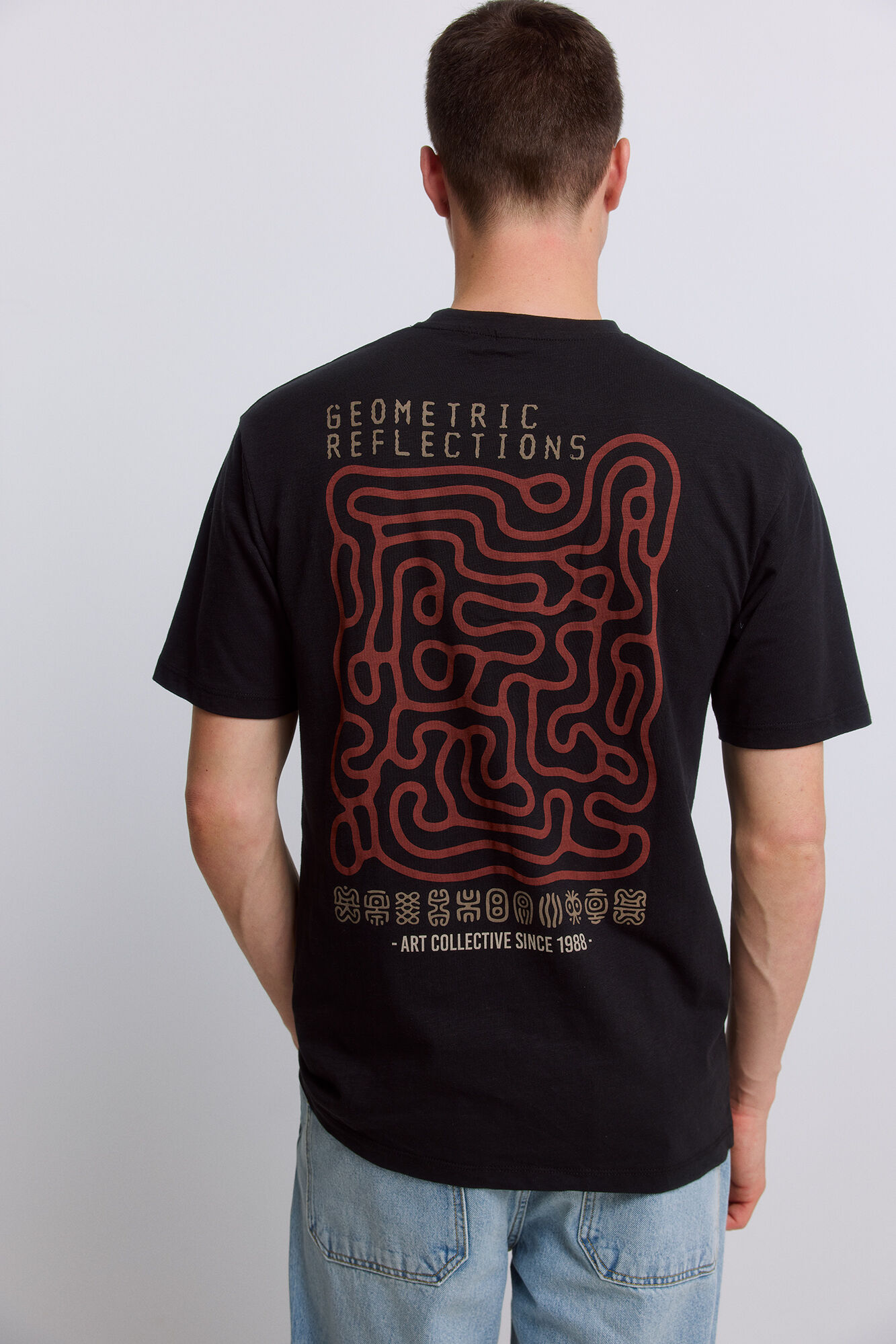 Springfield Playera geom&eacute;trica negro