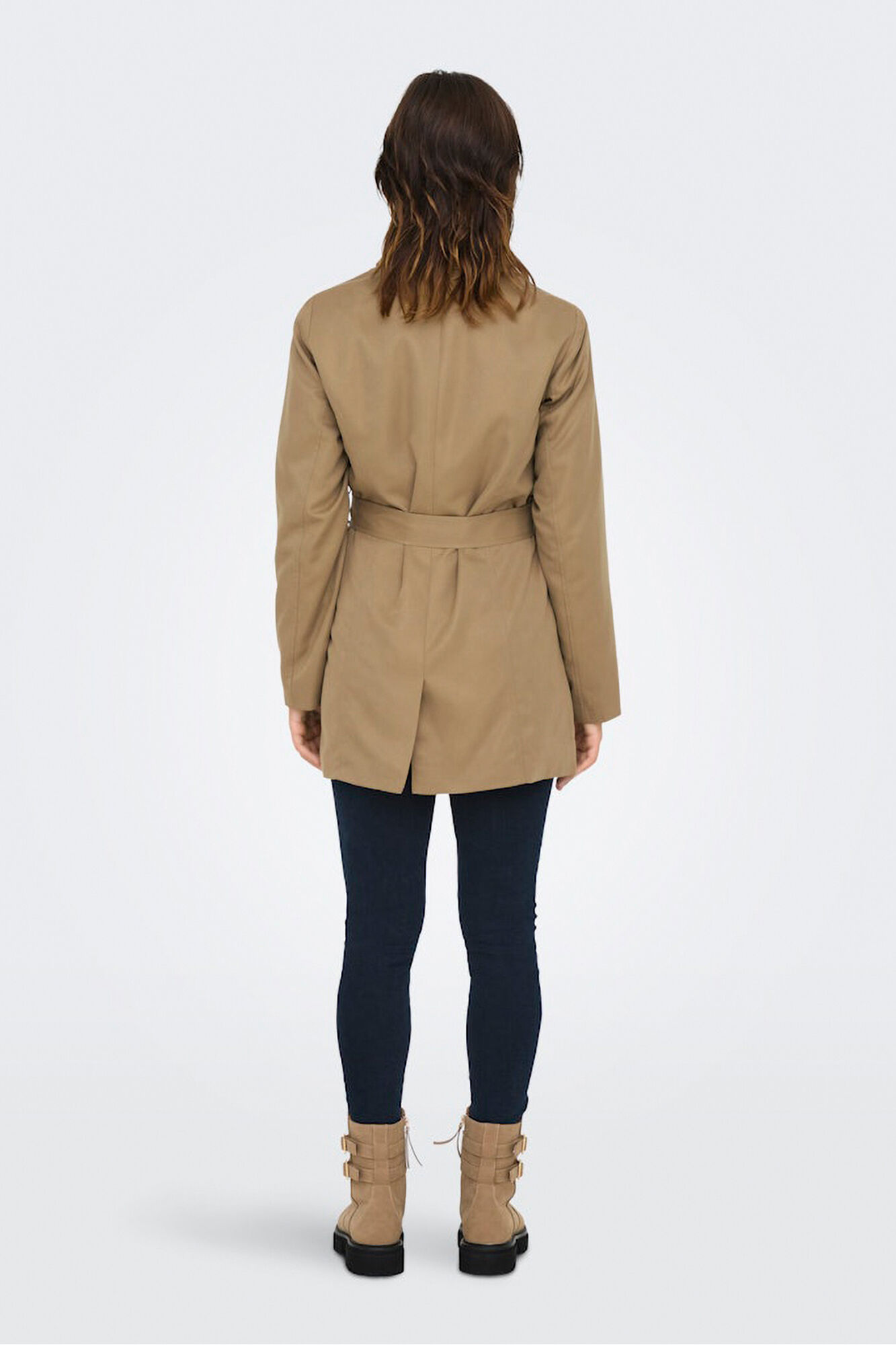 Only Gabardina midi con cintur&oacute;n caf&eacute;