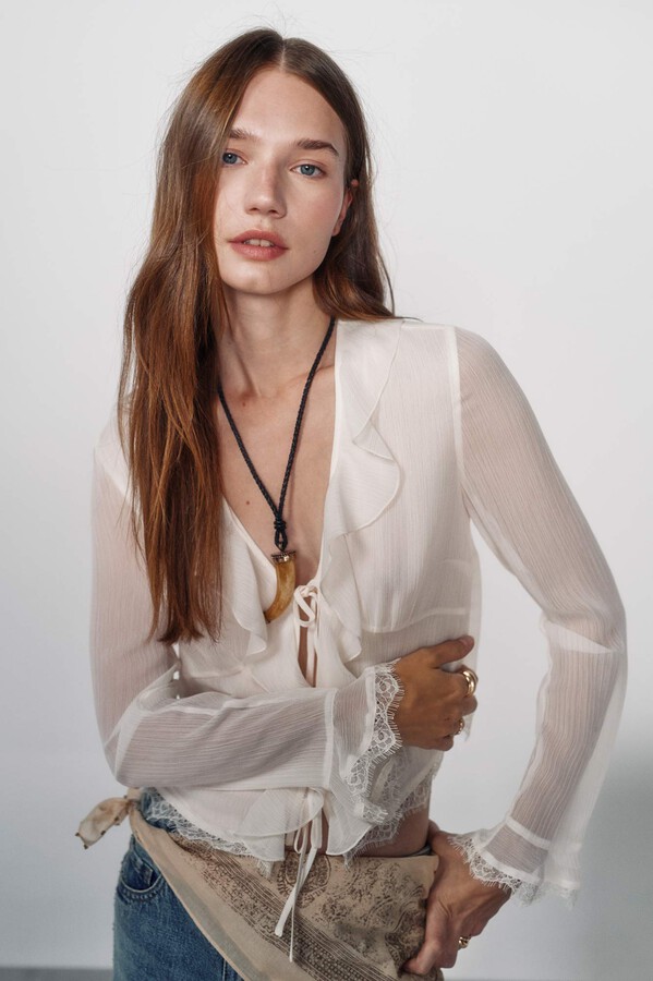 High Spirits Blusa Twisty beige