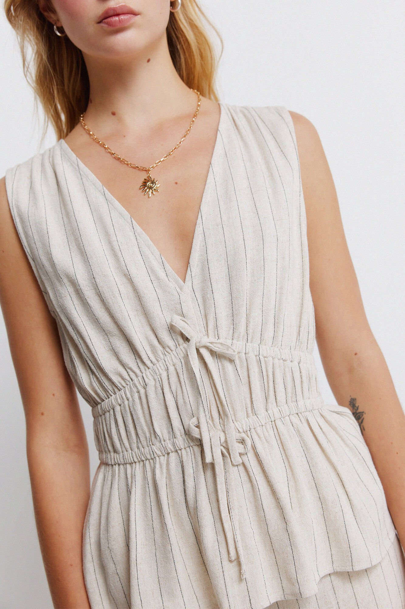 Springfield Top con lazo de goma caf&eacute;