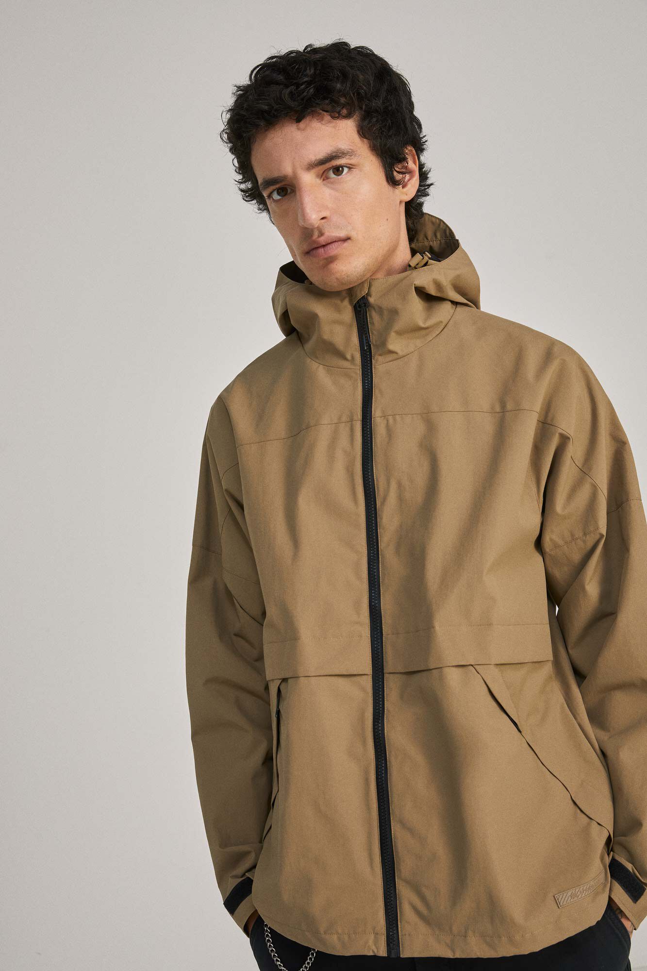 Springfield Parka t&eacute;cnica capucha beige
