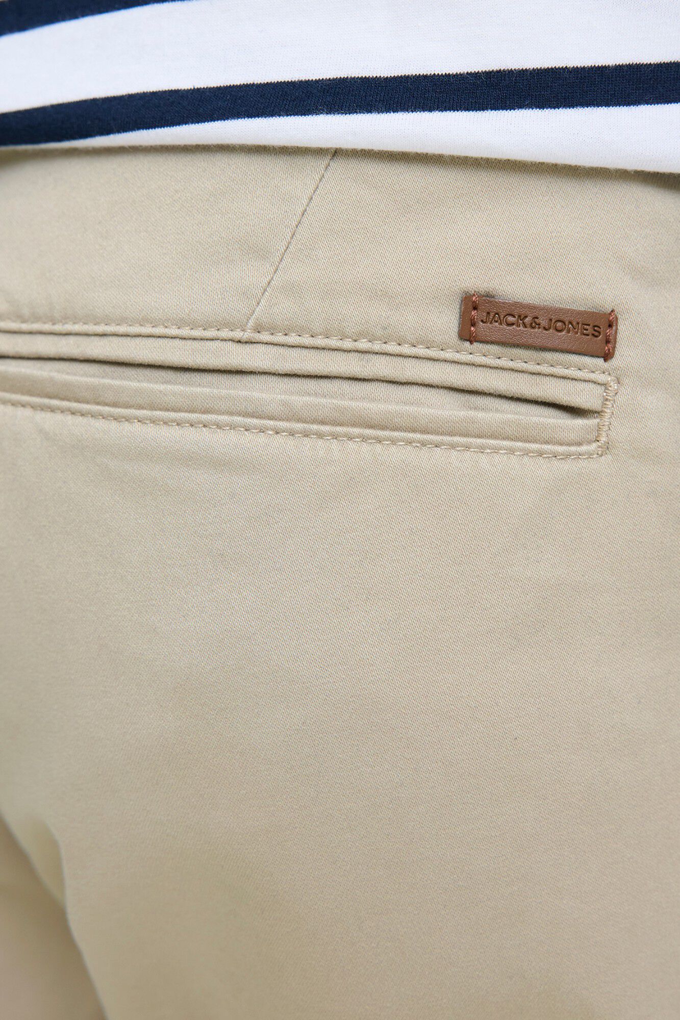 Jack & Jones Bermuda estilo chino regular fit gris