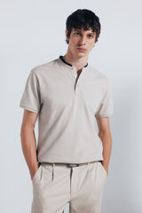 Springfield Polo piqué cuello mao slim fit café