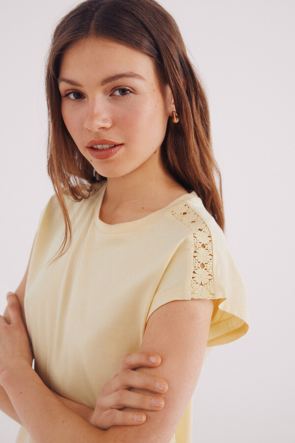 Springfield Playera hombros crochet amarillo