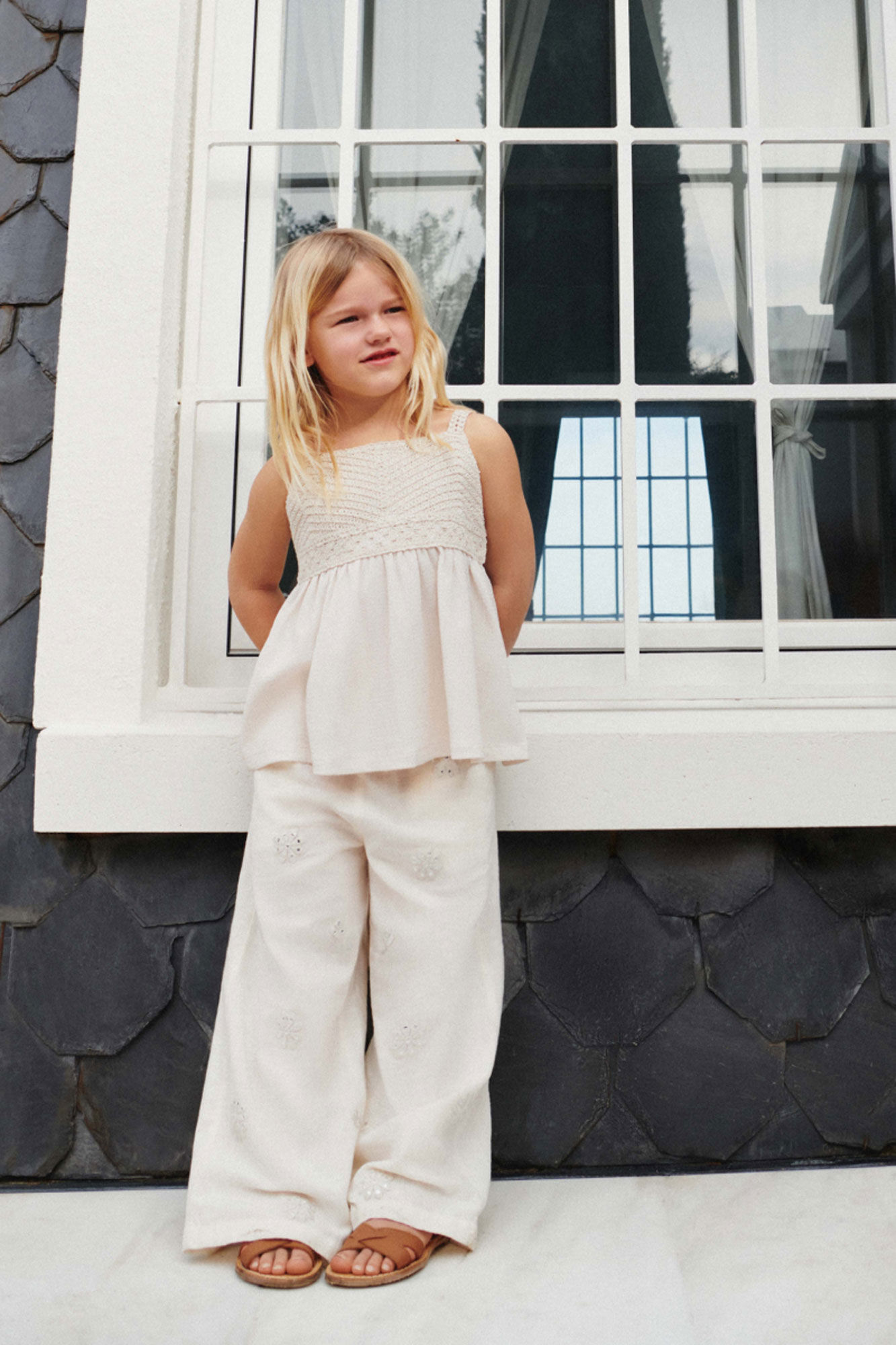 Springfield Kids Pantal&oacute;n fluido con bordados para ni&ntilde;a caf&eacute;