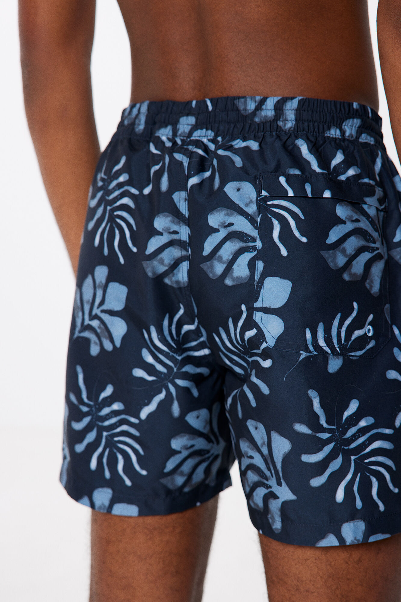 Springfield Ba&ntilde;ador estampado hojas marino