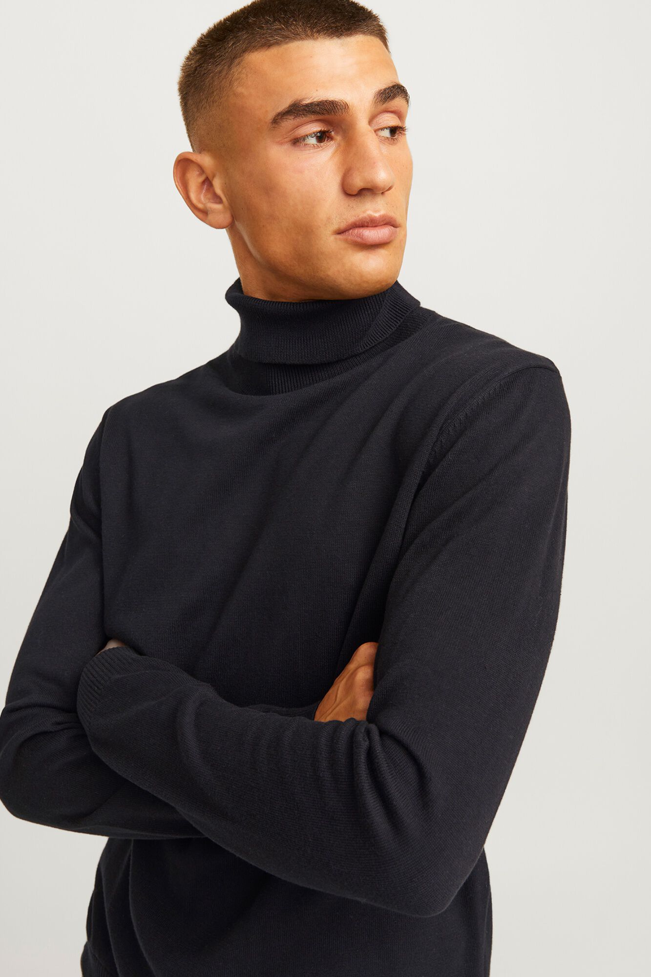 Jack & Jones Su&eacute;ter de algod&oacute;n de cuello alto negro