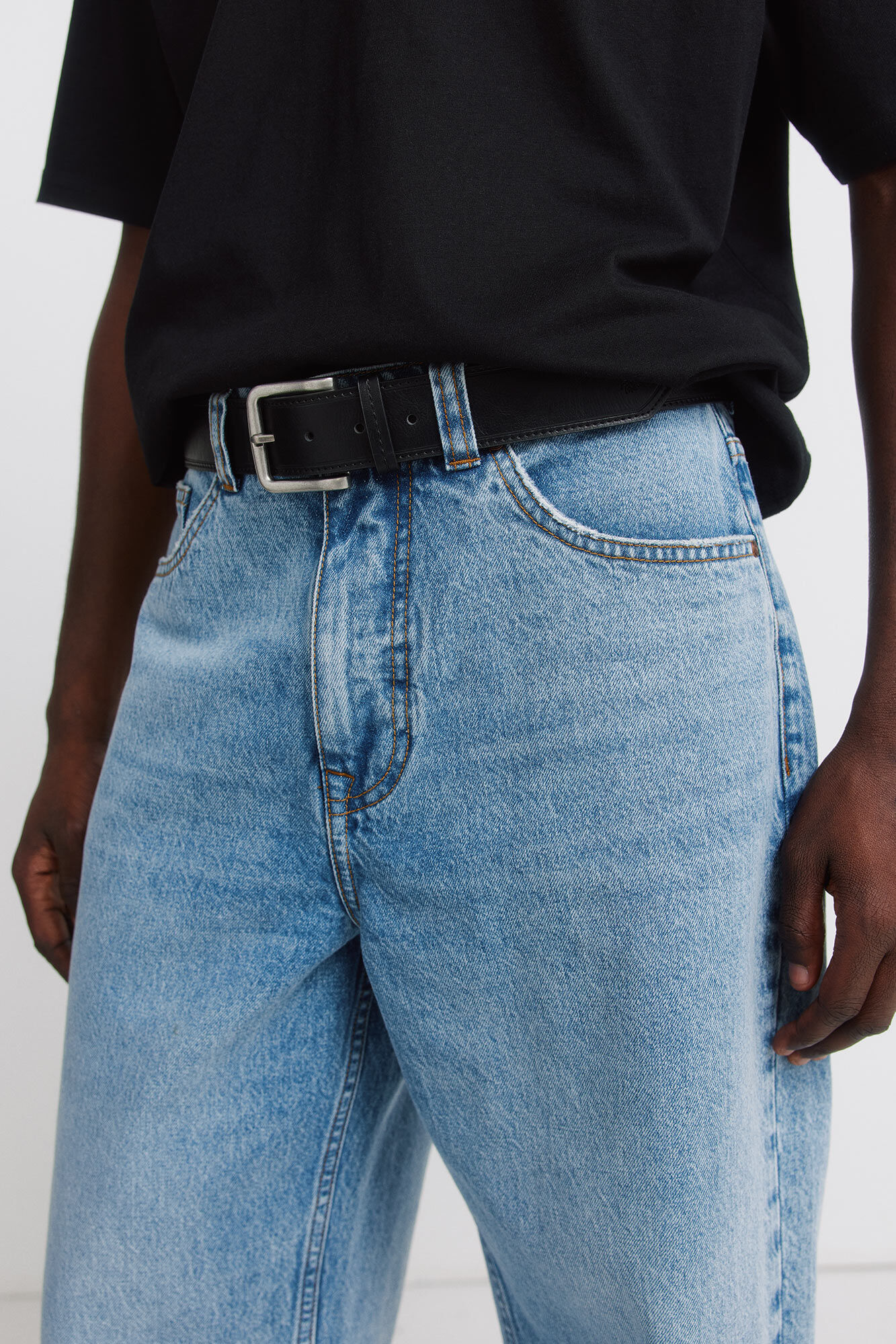 Springfield Cintur&oacute;n efecto piel pespuntes negro