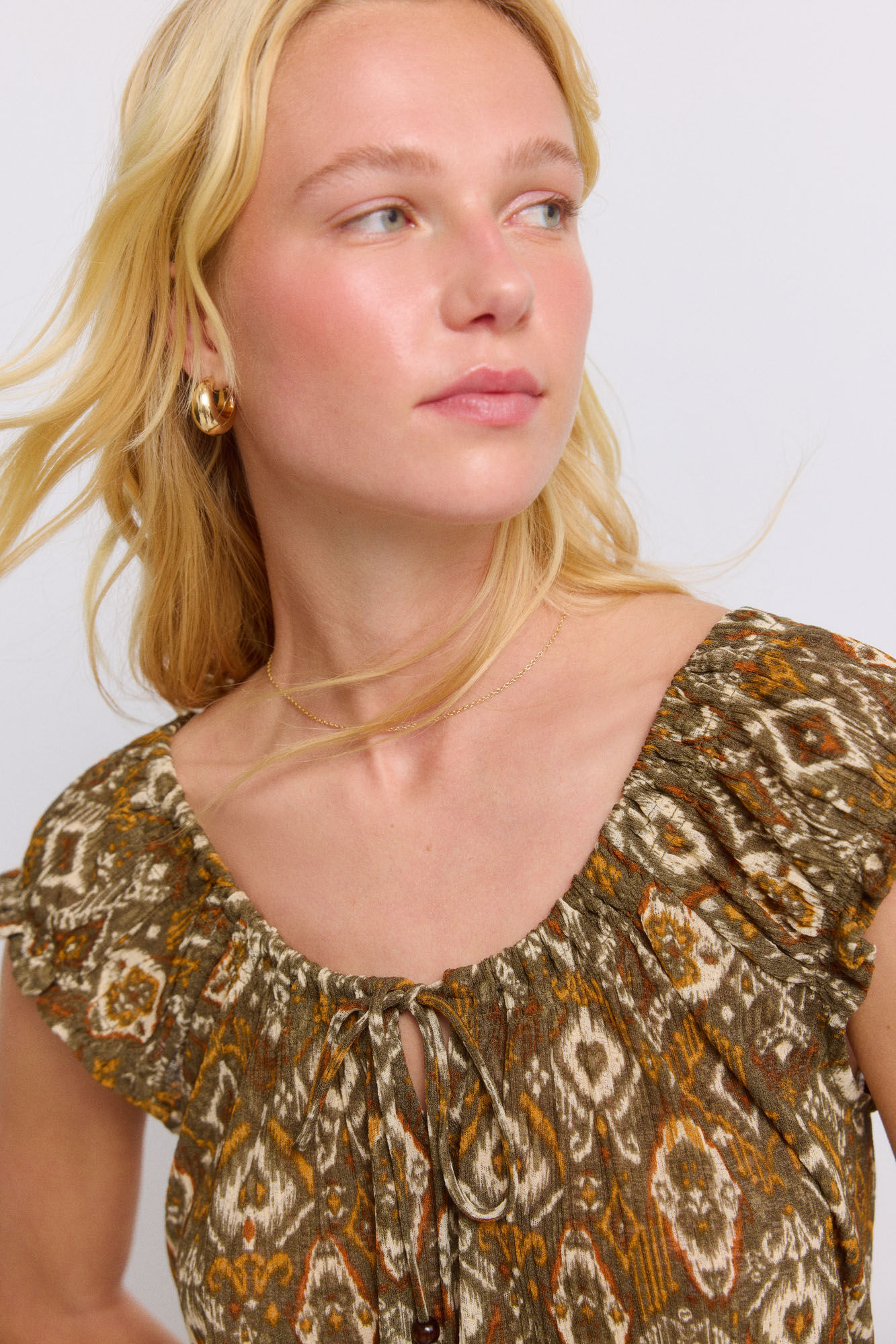 Springfield Top de crochet con flecos khaki