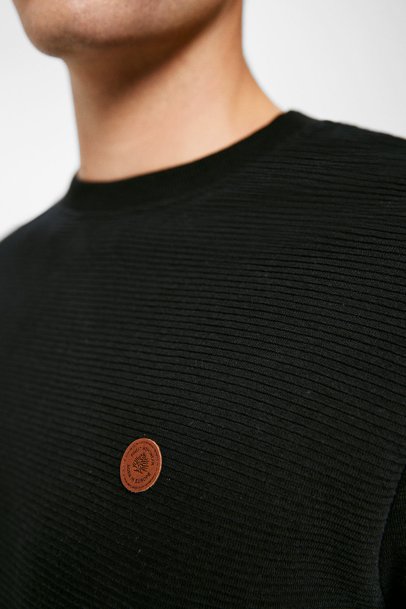 Springfield Playera manga larga atabillado negro