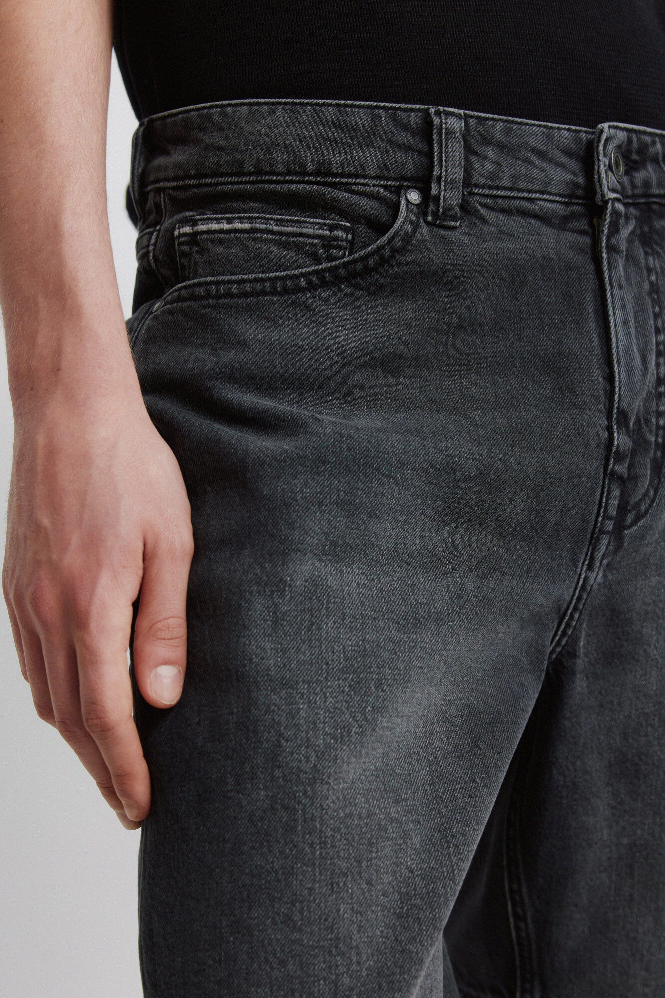 Springfield Bermuda de mezclilla negra lavado regular fit gris