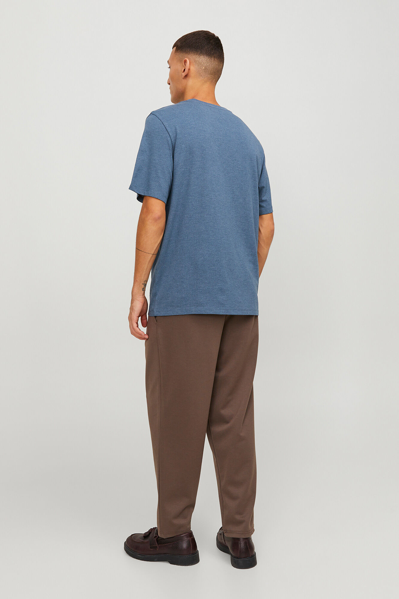 Jack & Jones Playera lisa est&aacute;ndar fit azul tinta