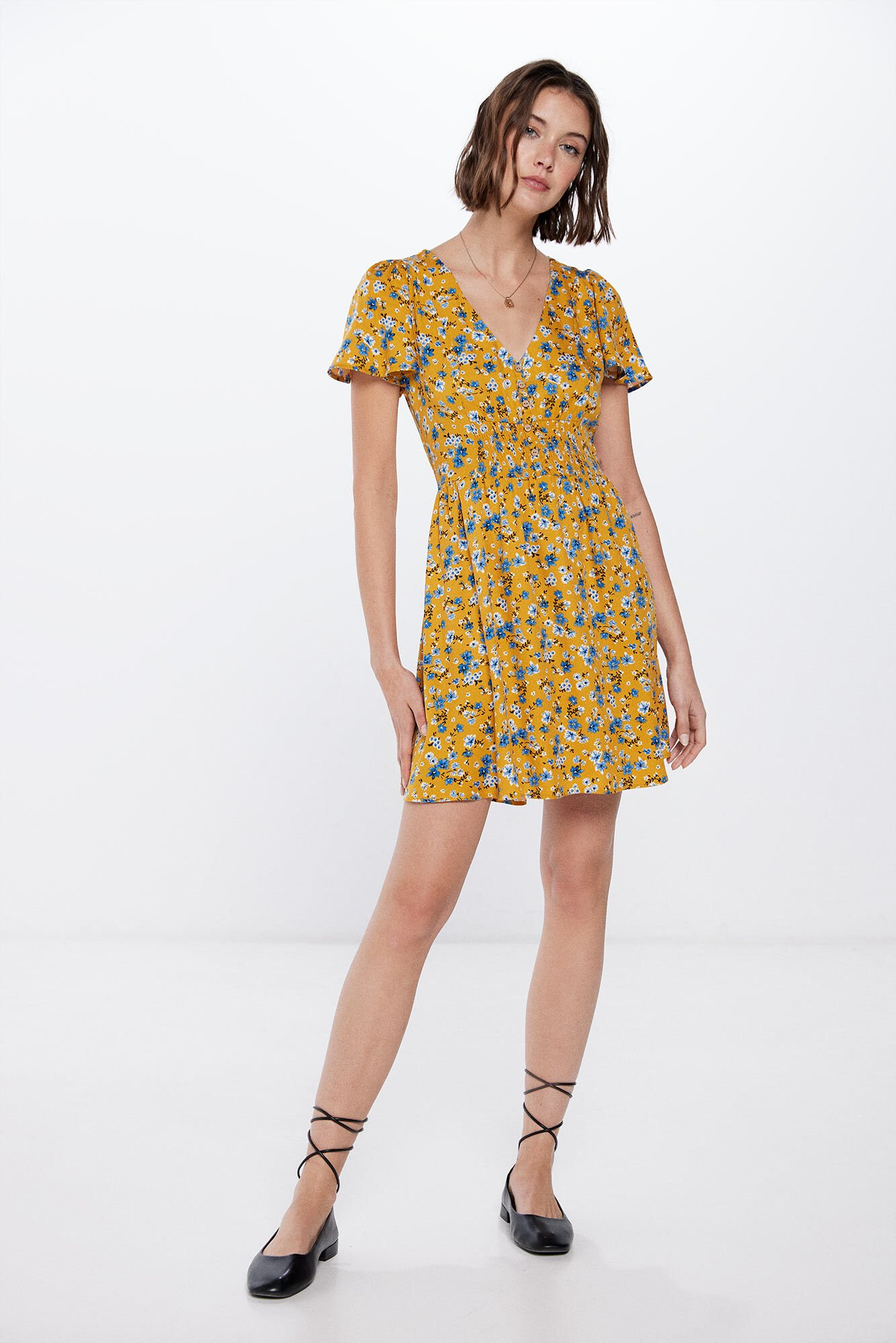 Vestido corto cintura smock Vestidos para mujer Springfield MX