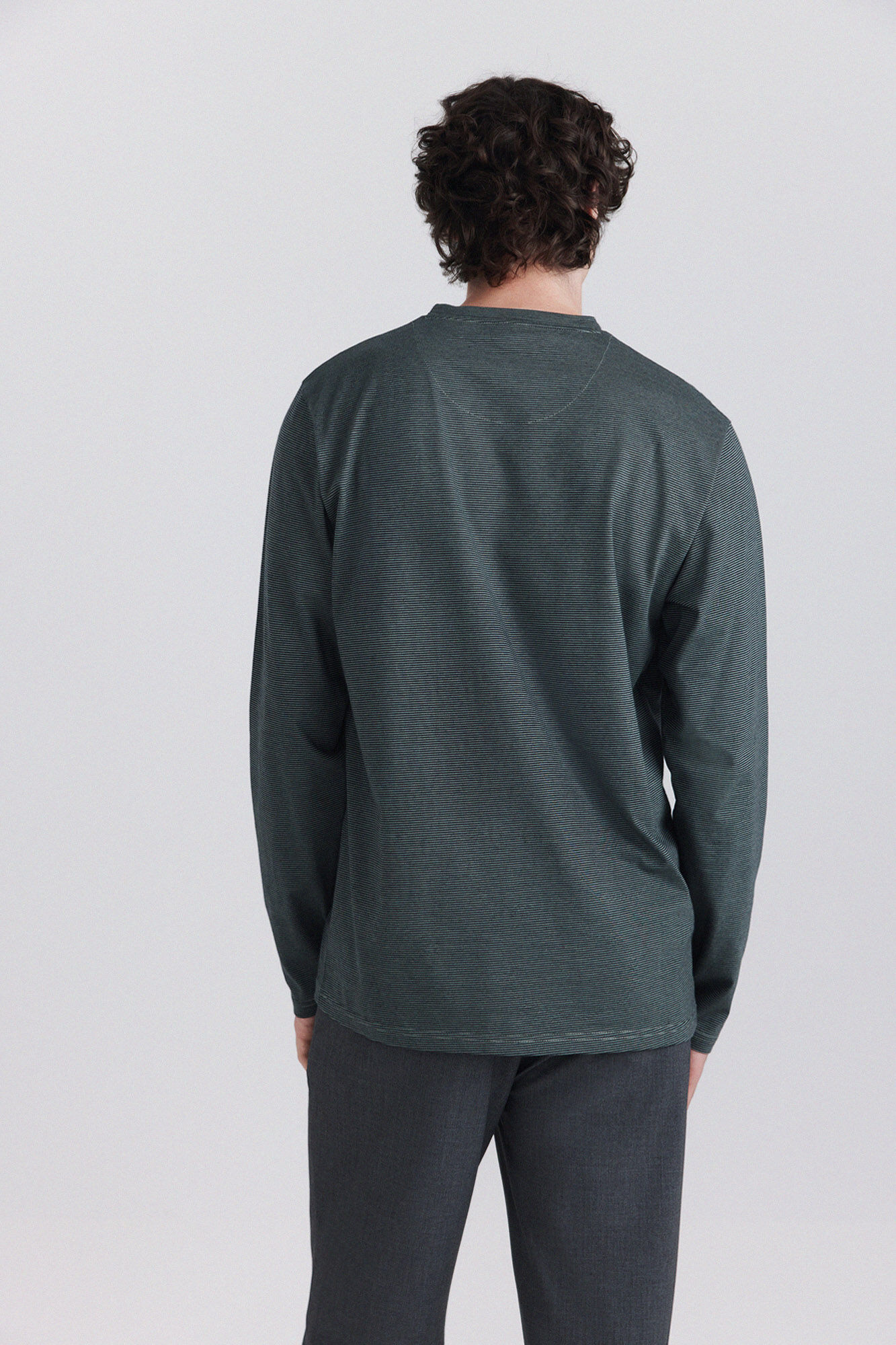 Springfield Playera manga larga doble cuello de rayas verde