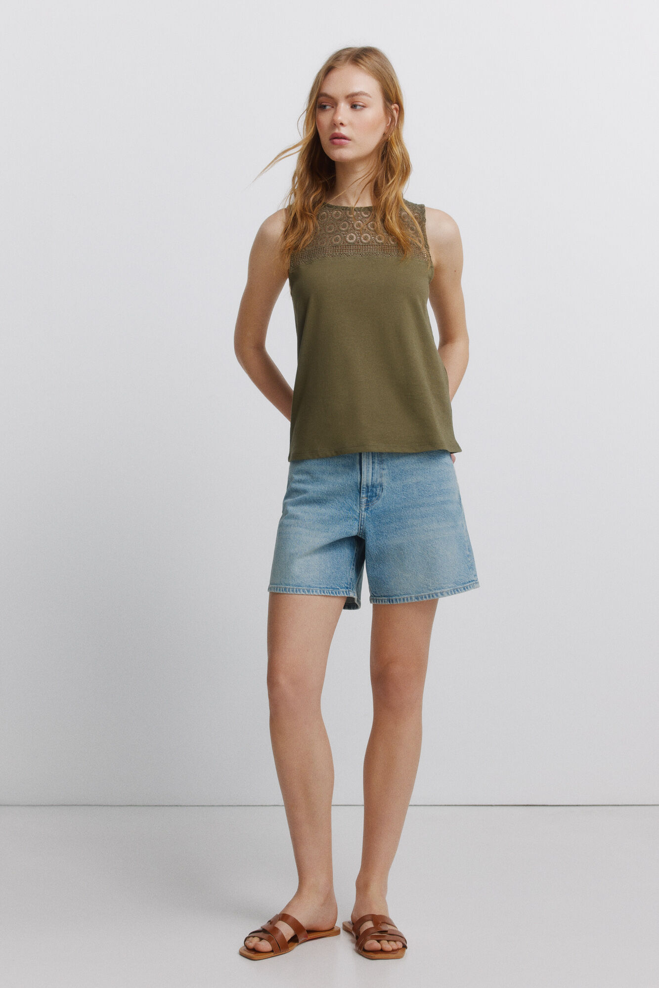 Springfield Playera de tirantes bordada khaki
