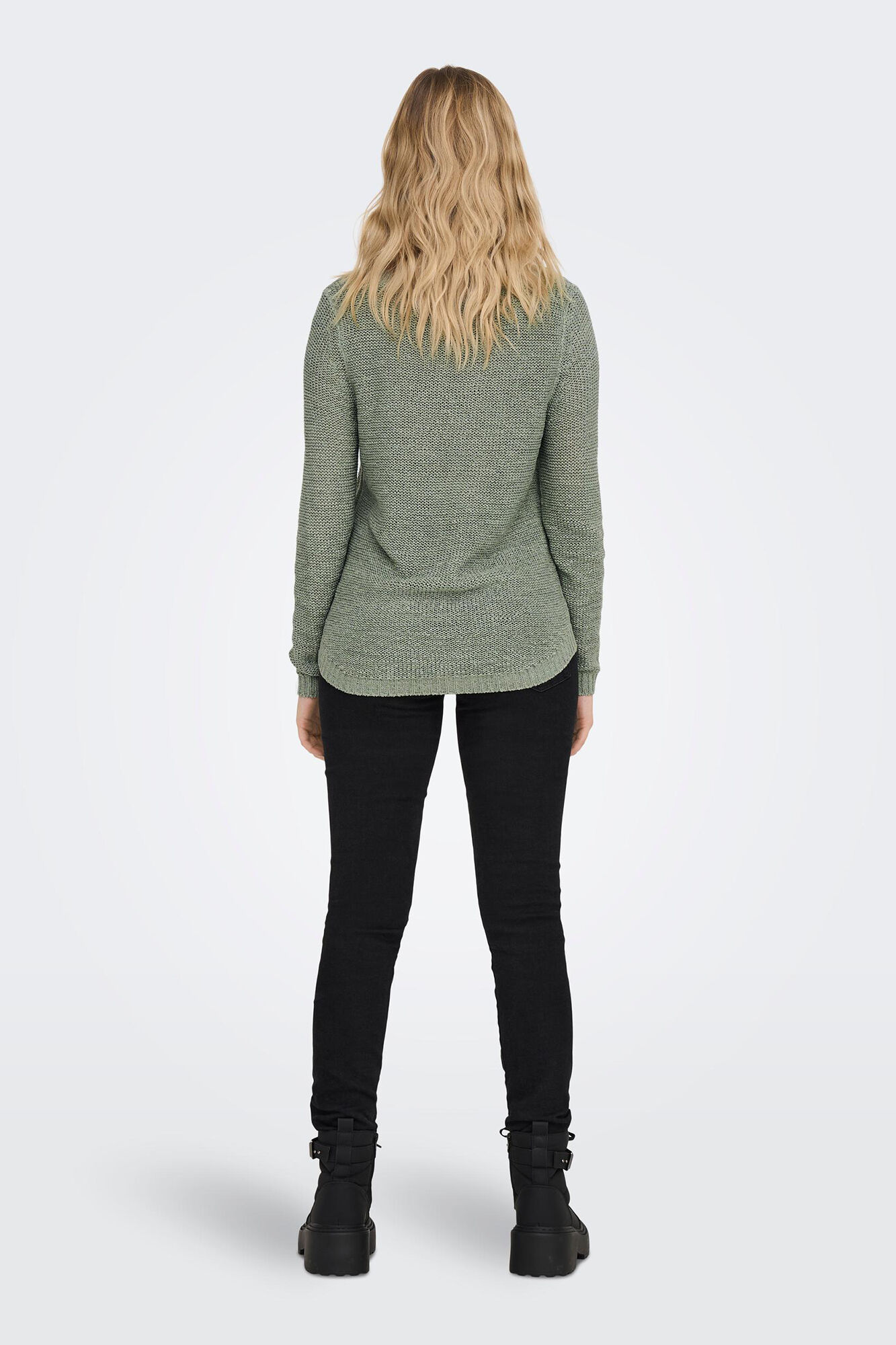 Only Su&eacute;tere cuello redondo verde