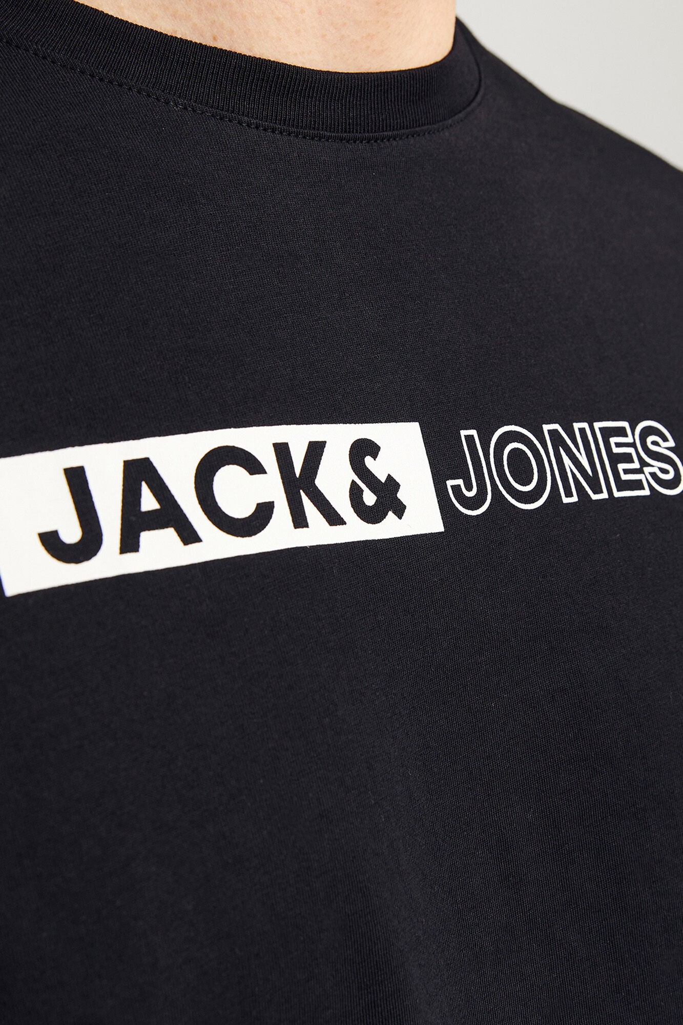 Jack & Jones Playera est&aacute;ndar fit gris