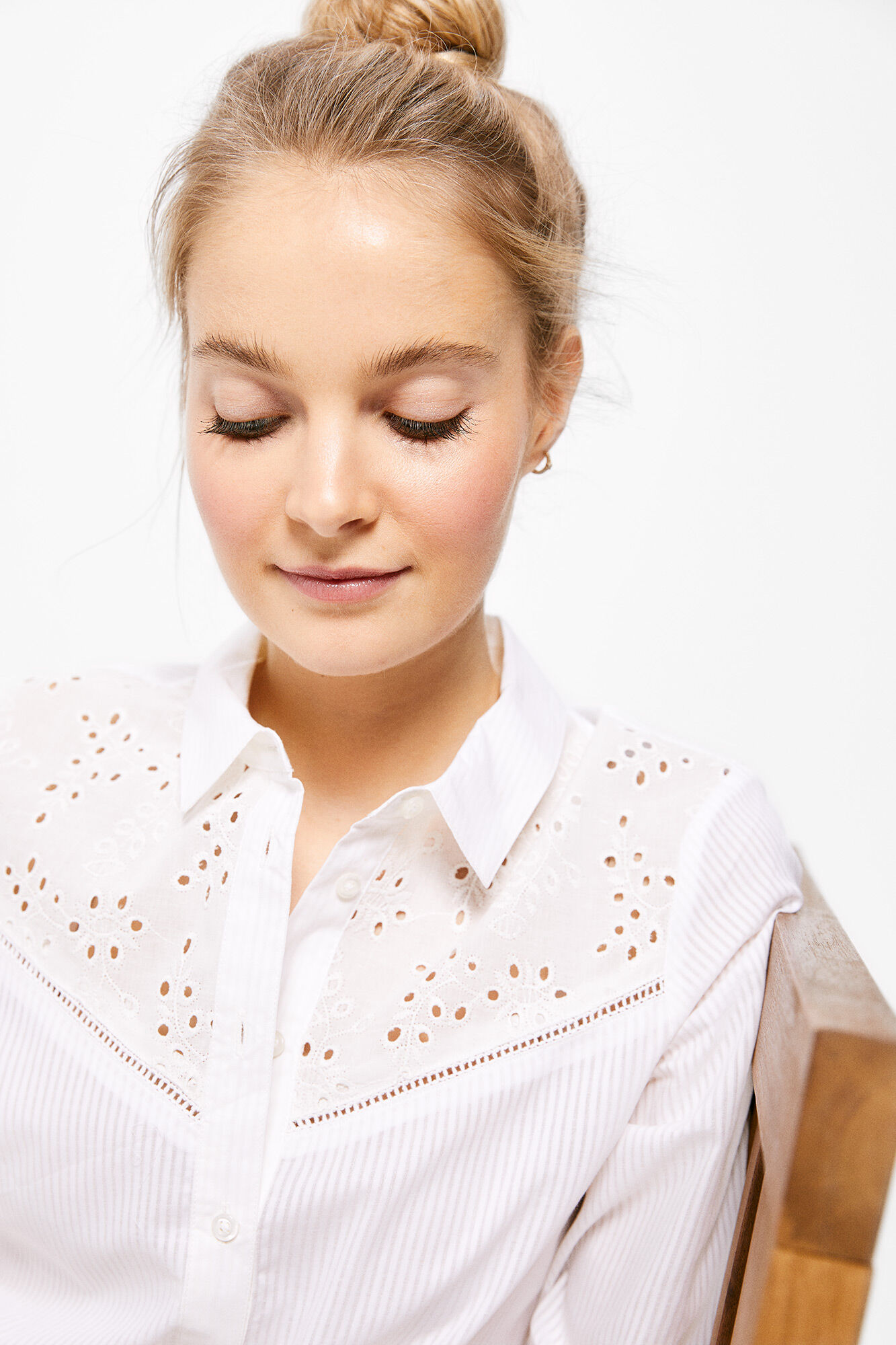 Springfield Blusa Bordado Suizo beige