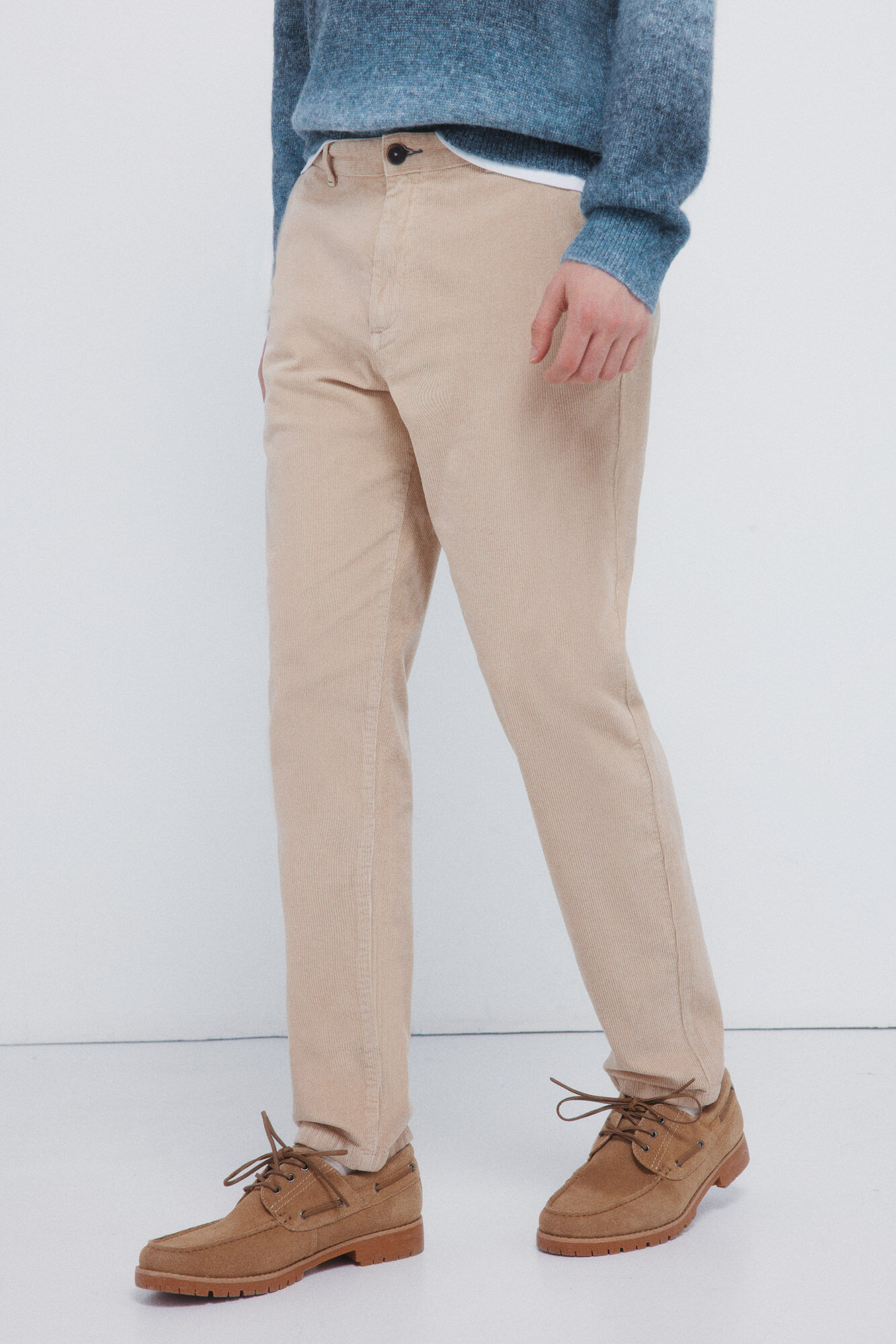 Springfield Pana chinos de pana lavada, c&oacute;modos y de corte entallado