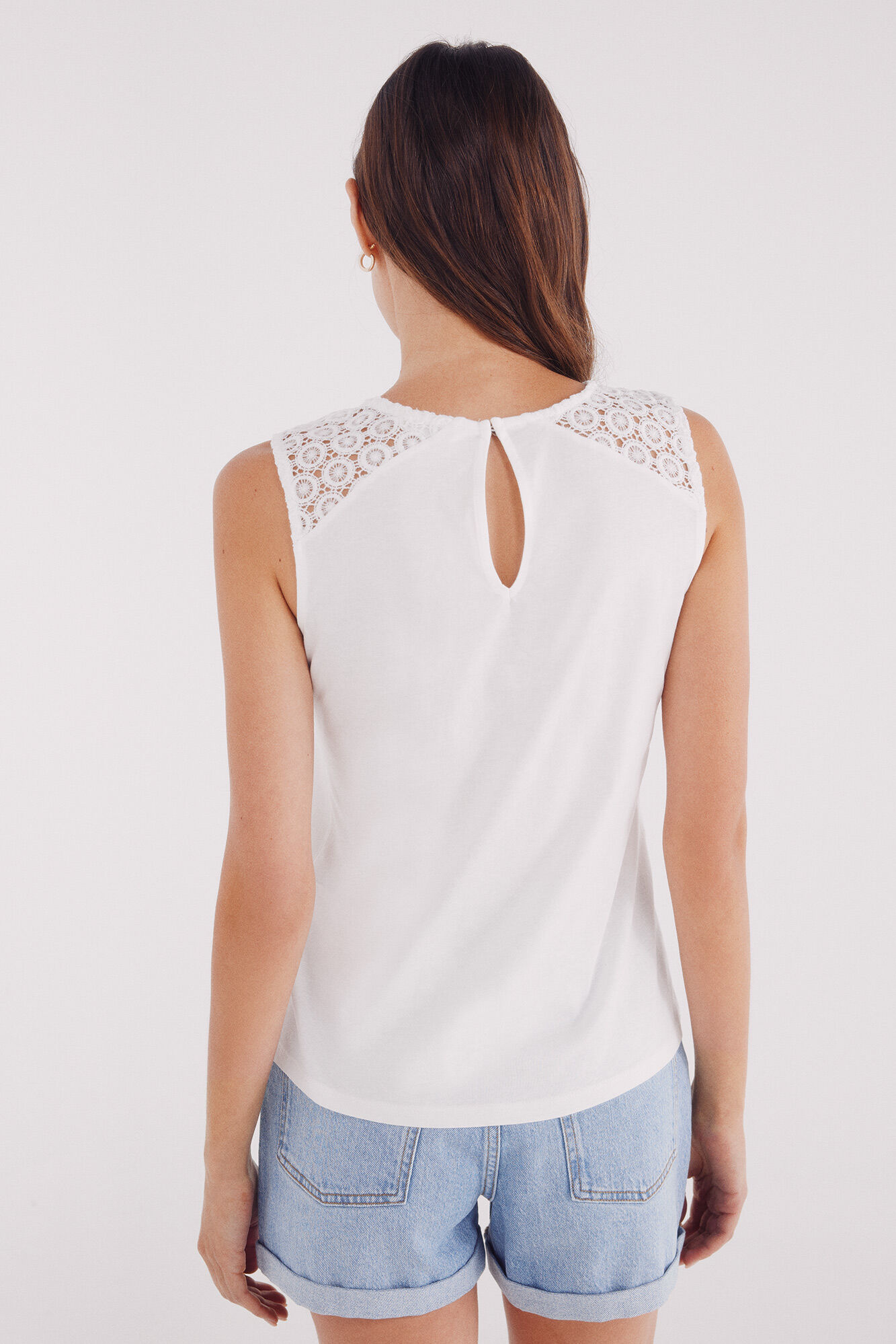 Springfield Playera crochet hombros caf&eacute;