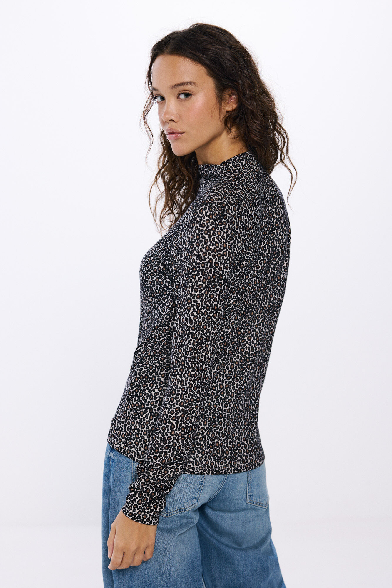 Springfield Playera cuello perkins tacto suave caf&eacute;