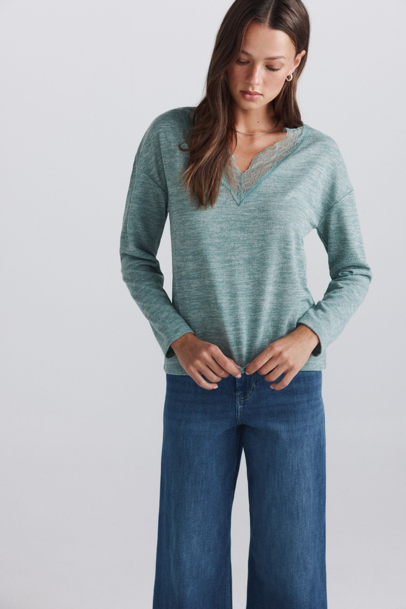 Springfield Playera cuello pico de encaje