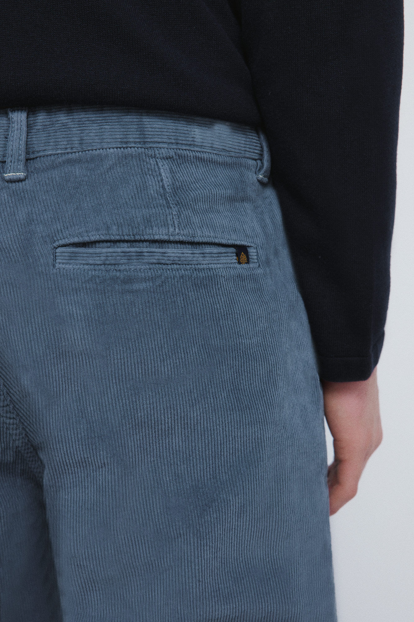 Springfield Pana chinos de pana lavada, c&oacute;modos y de corte entallado azul tinta