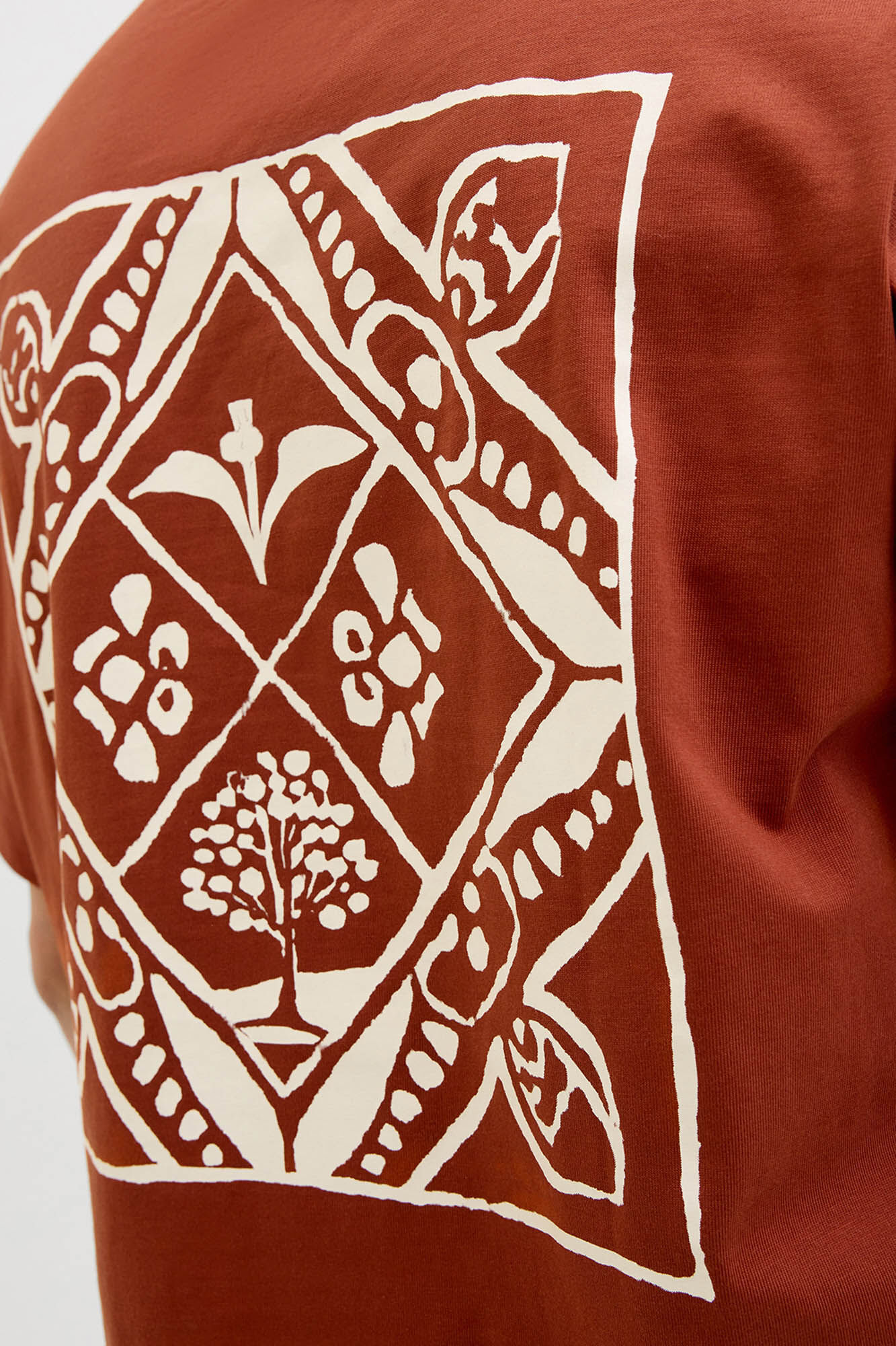 Jack & Jones Camiseta back print caf&eacute;