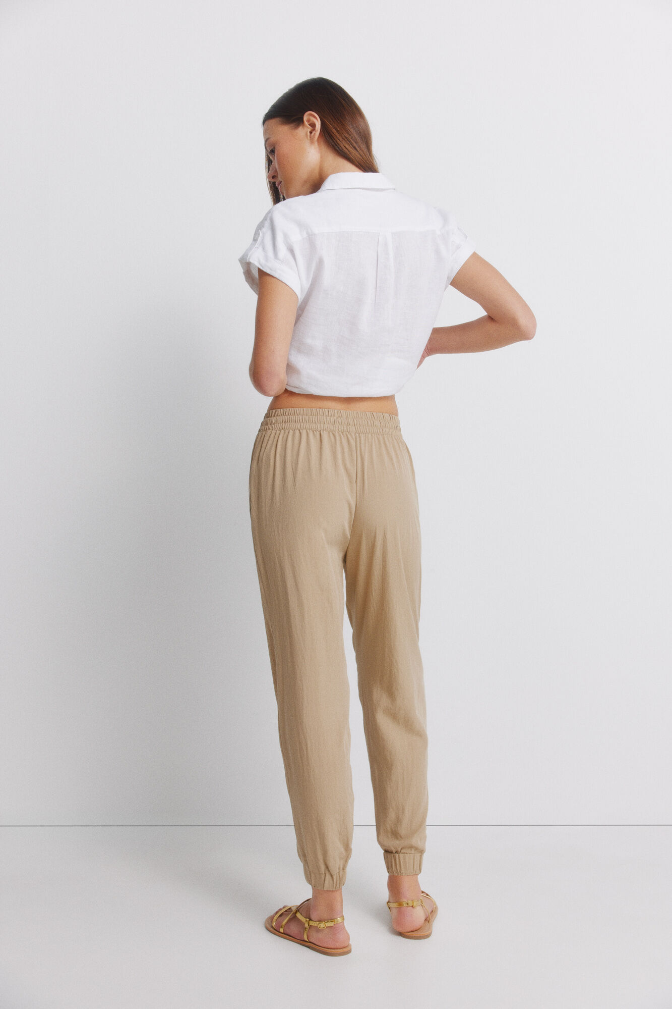 Springfield Pantal&oacute;n jogger con el&aacute;stico beige