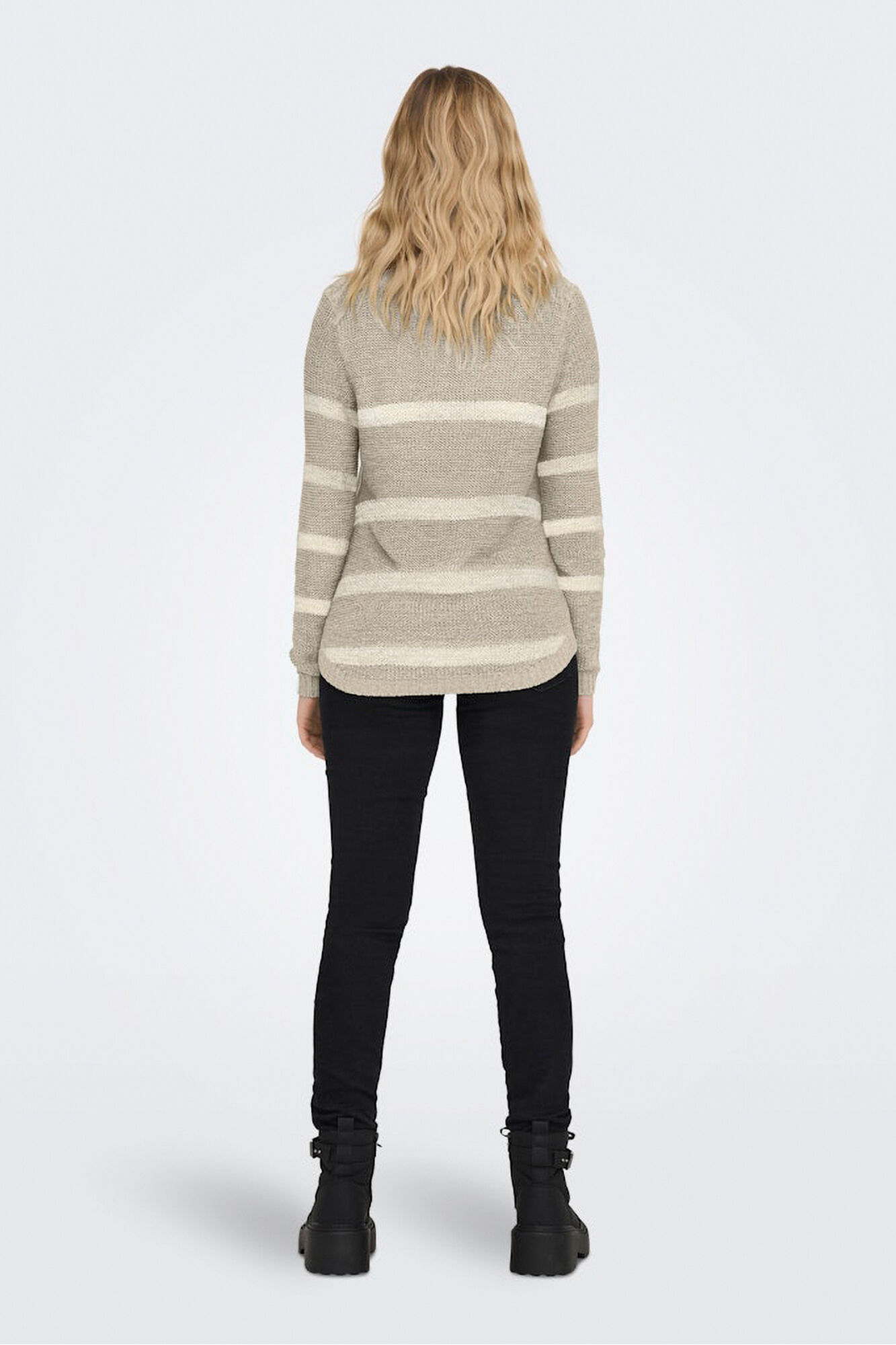 Only Su&eacute;tere cuello redondo