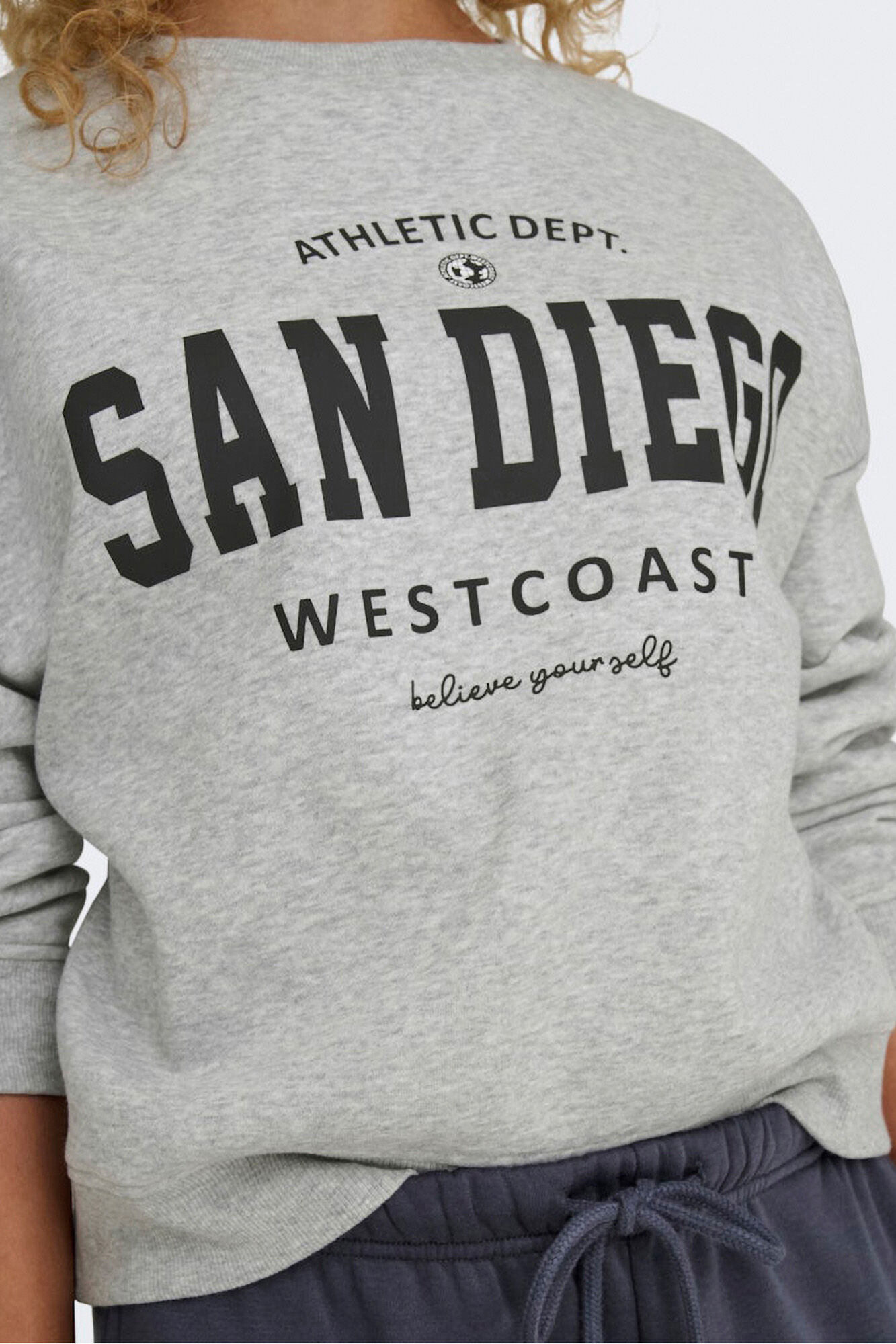 Only Sudadera de cuello redondo gris