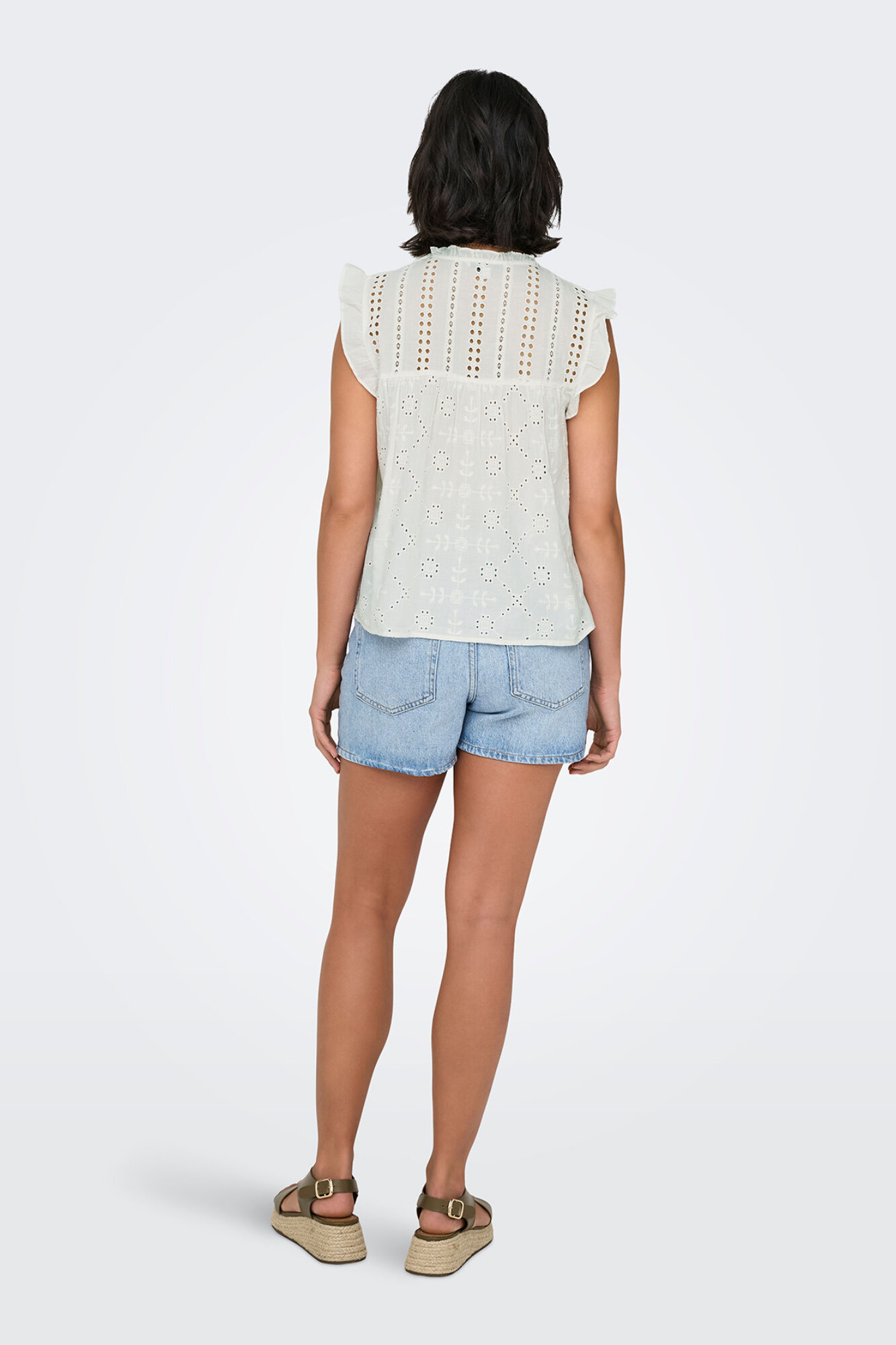 Only Blusa manga corta volantes natural