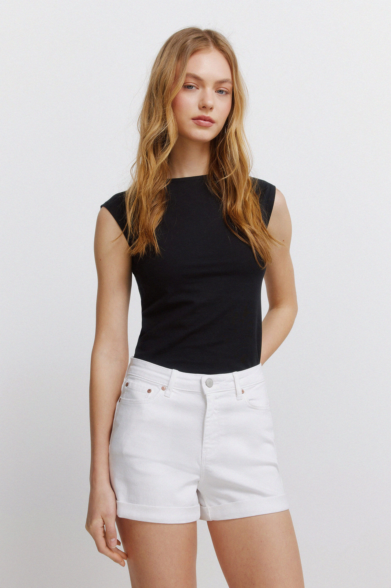 Springfield Jeans cortos de tiro medio natural