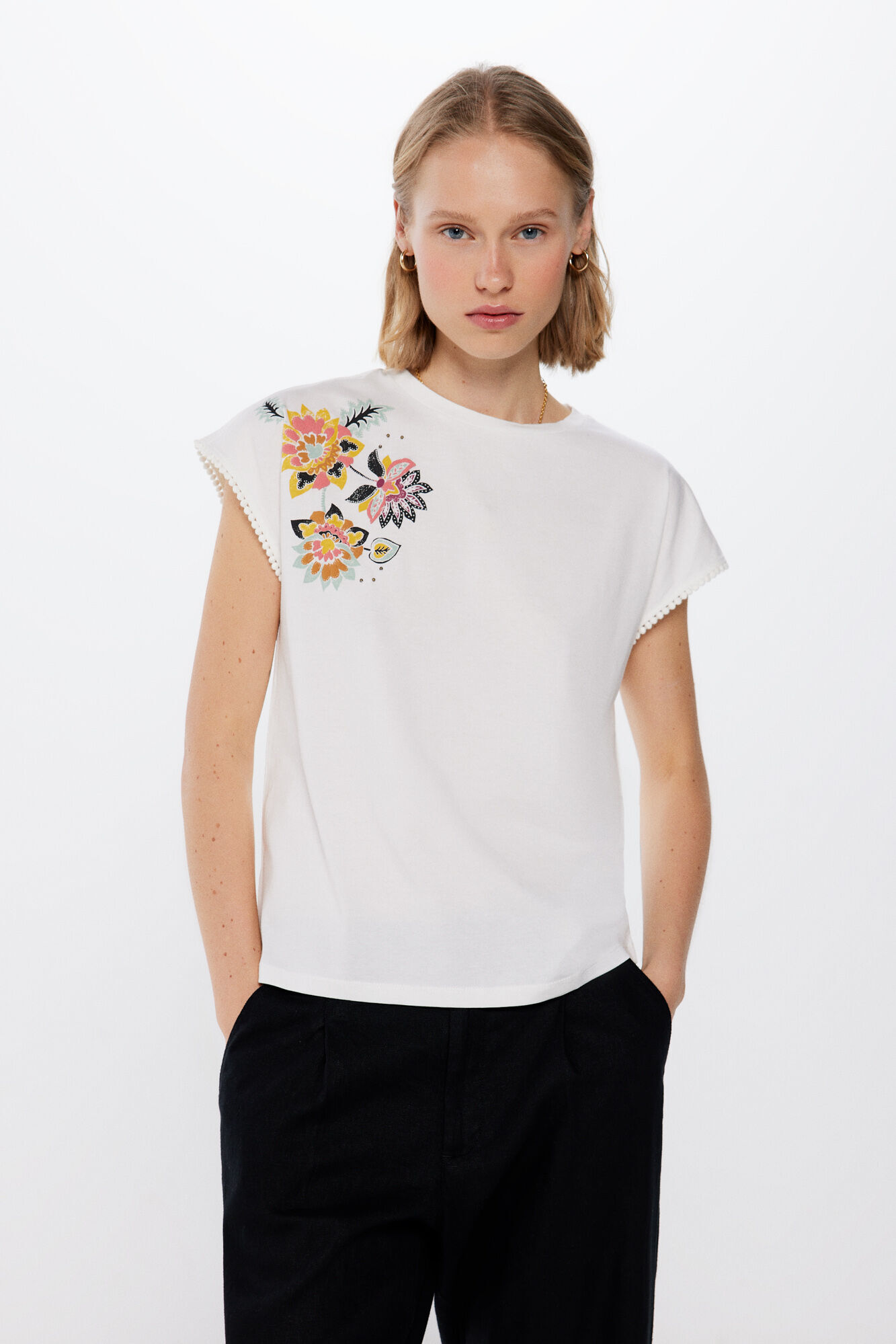 Playera Estampado Lace Bolitas Playeras para mujer Springfield MX