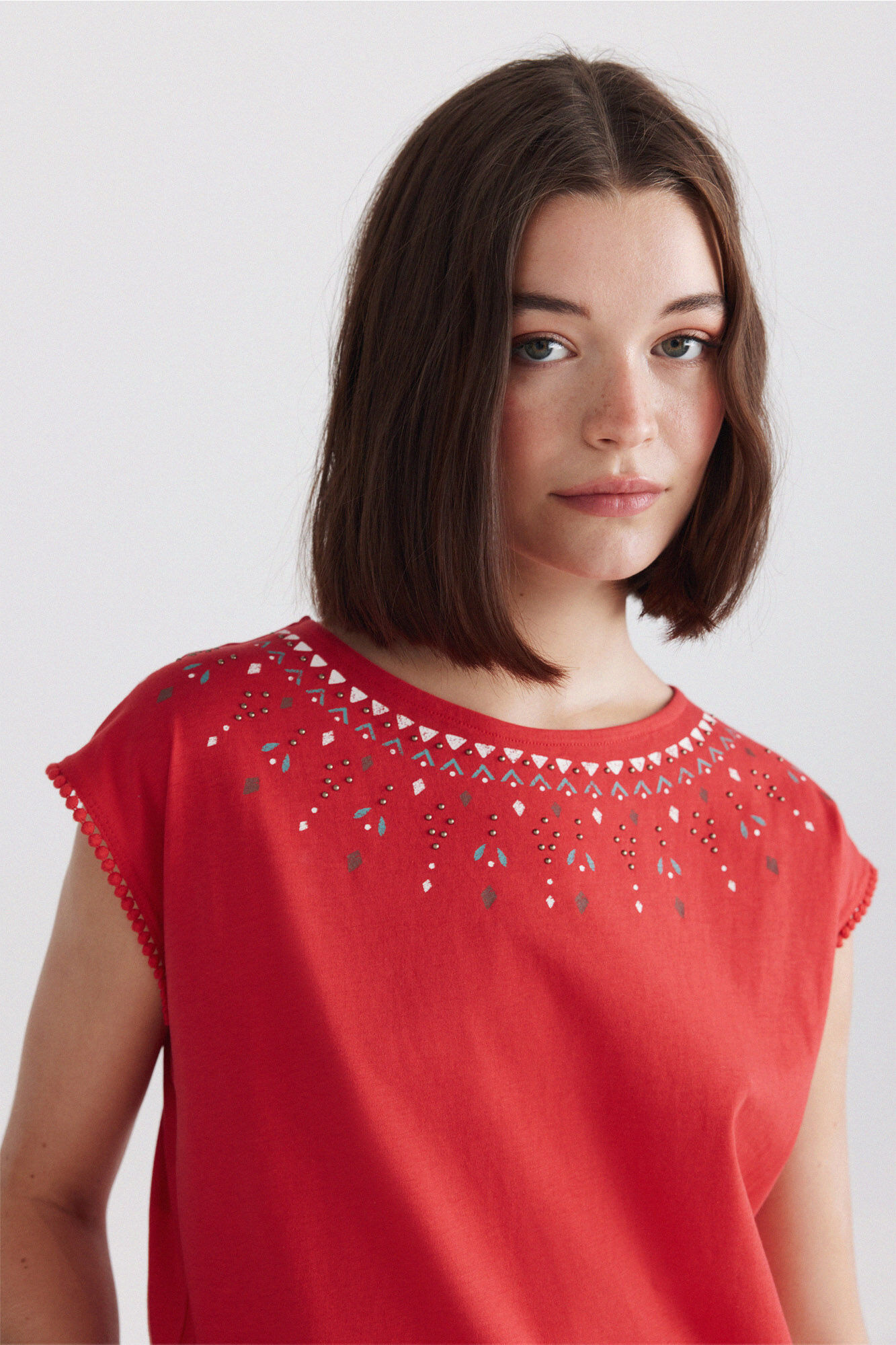 Springfield Playera sin mangas con bolitas rojo
