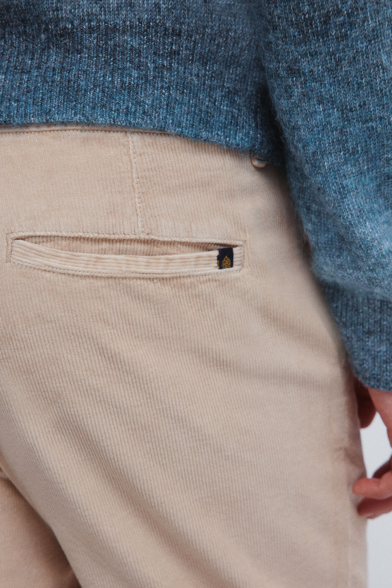 Springfield Pana chinos de pana lavada, c&oacute;modos y de corte entallado beige