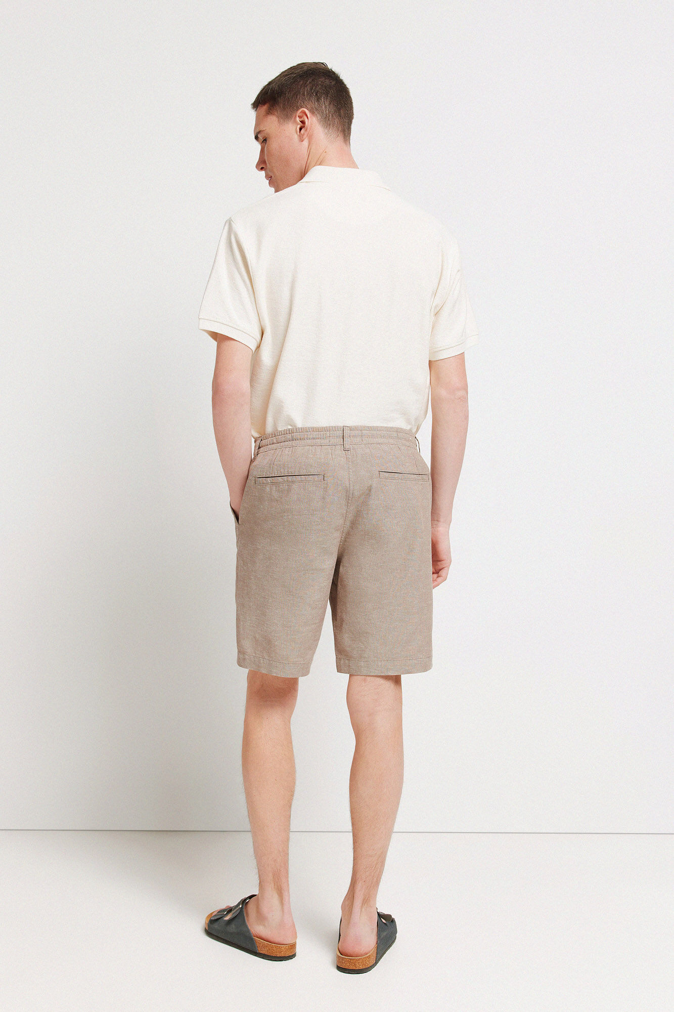 Springfield Bermudas slim fit c&oacute;modas de lino caf&eacute;